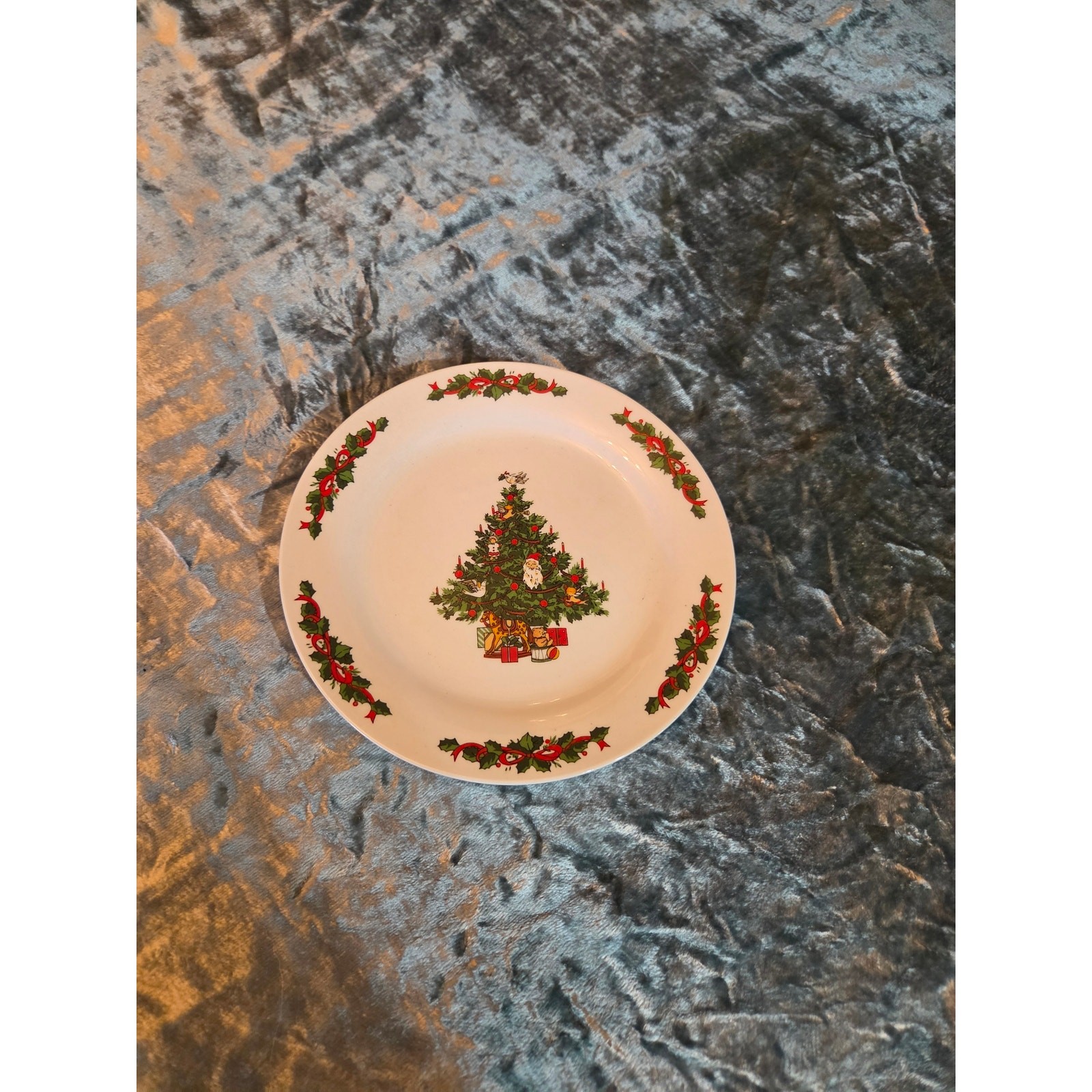 One vintage Carlton (Japan) Christmas Plate