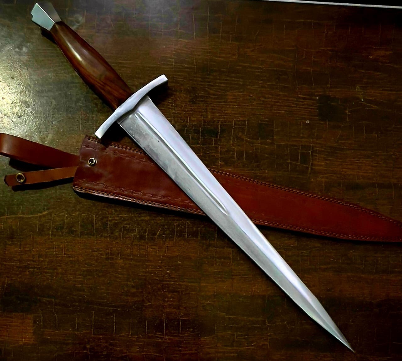 Beautiful Custome Viking Sword 26 inches Carbon Steel with leather sheath, Gifts