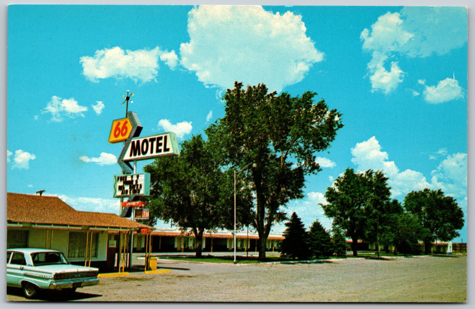 Classic Car at 66 Motel Holbrook Arizona VINTAGE Postcard 2624