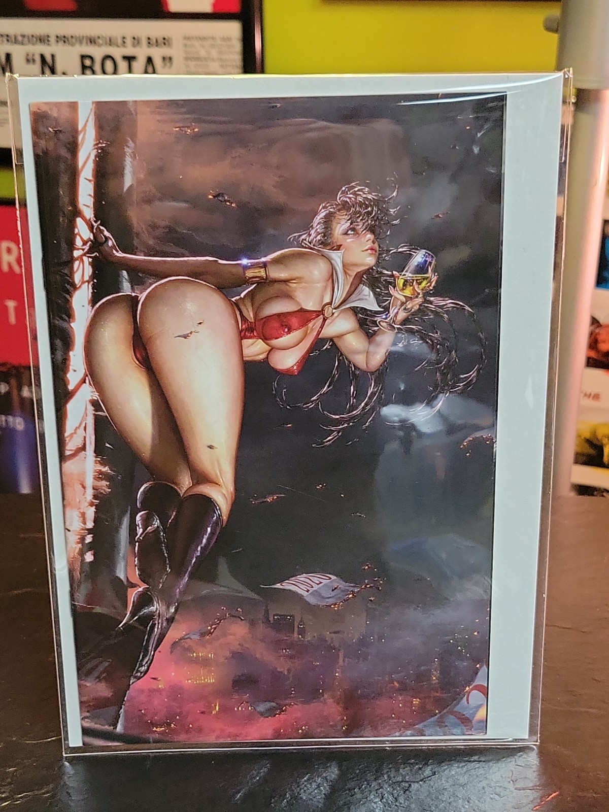 Vampirella #17 v5- Exclusive KyuYong Eom Virgin Variant - Limited to 300