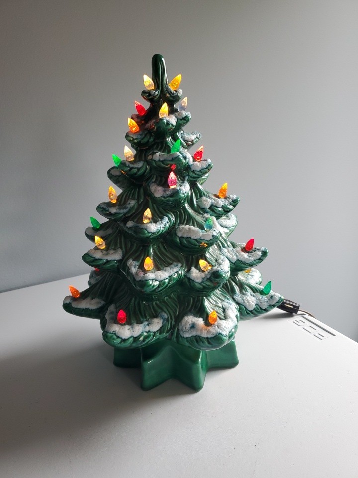 Vintage Atlantic Mold Ceramic Christmas Tree Green 14” W/Base See Pics 