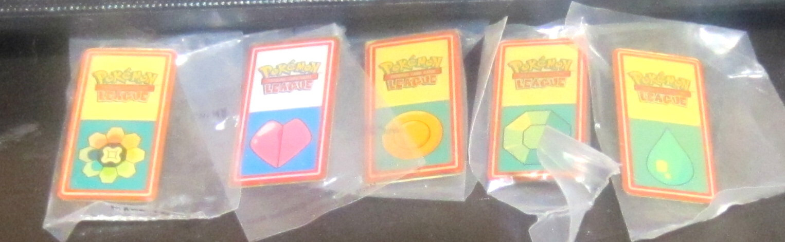 Pokemon Set of 5 Kanto Gym League Badge Pins Vintage 1999/2000 Factory Sealed