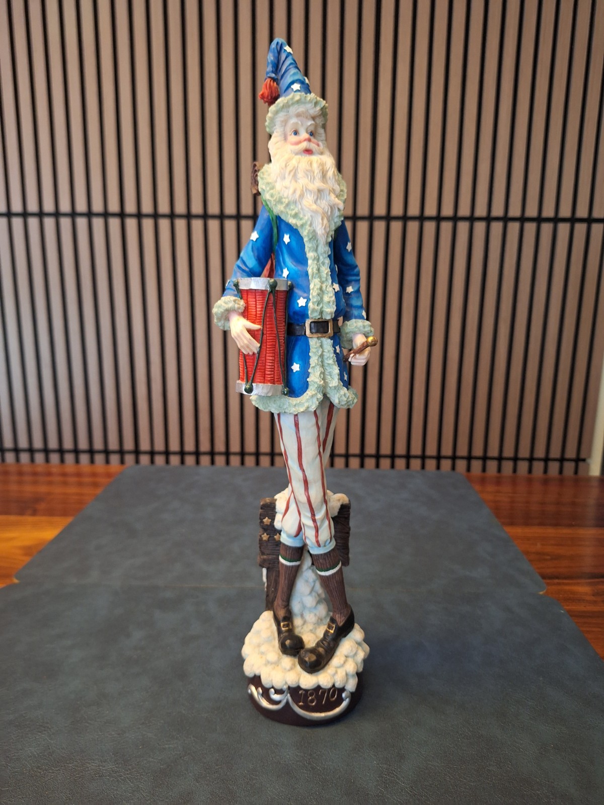 Galleria Lucchese From Roman Stars And Stripes 1870 Santa Claus Statue