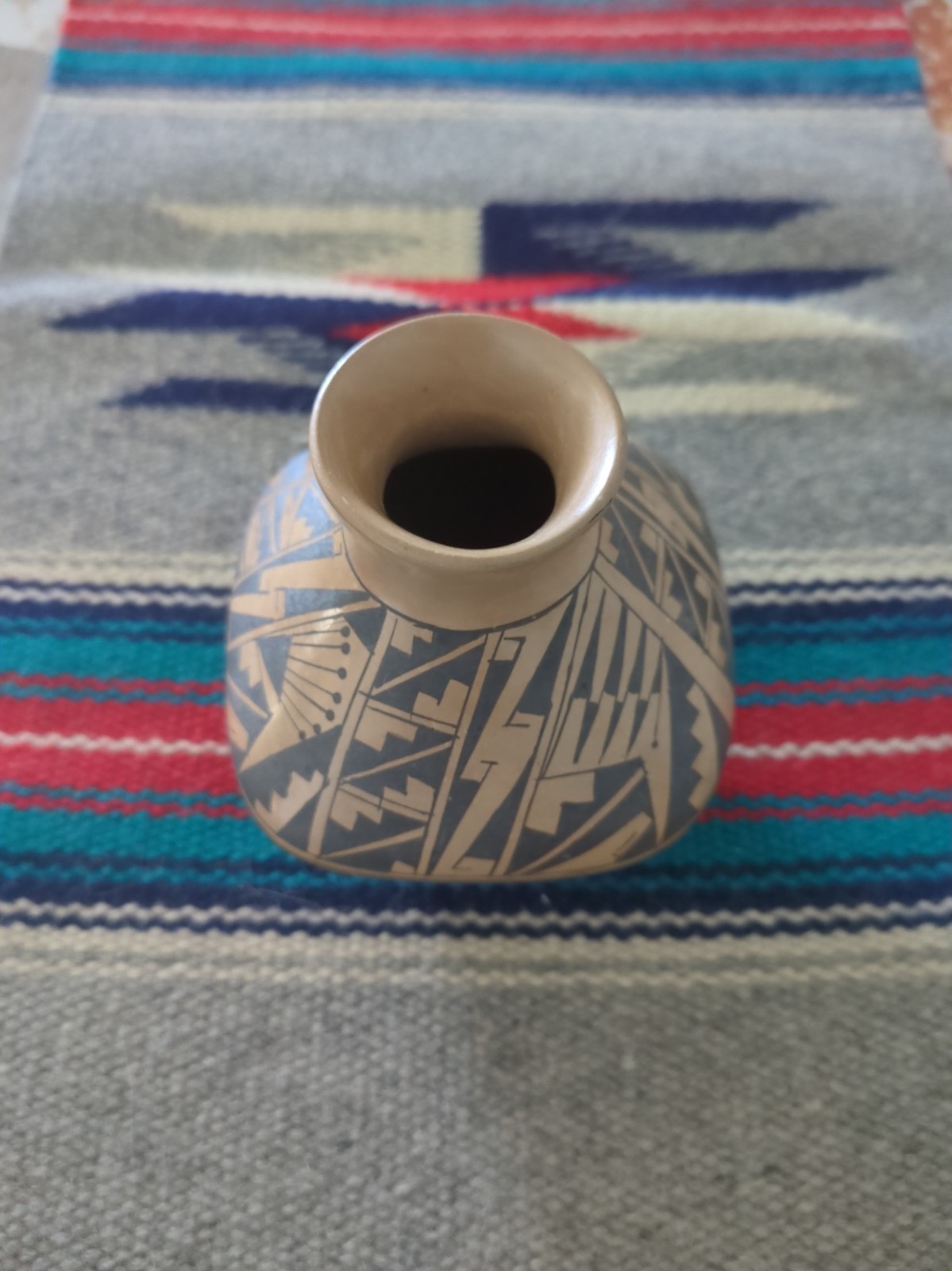 Highly Detailed Signed Rogelio Gonzalez polychrome Mata Ortiz Pottery Pot