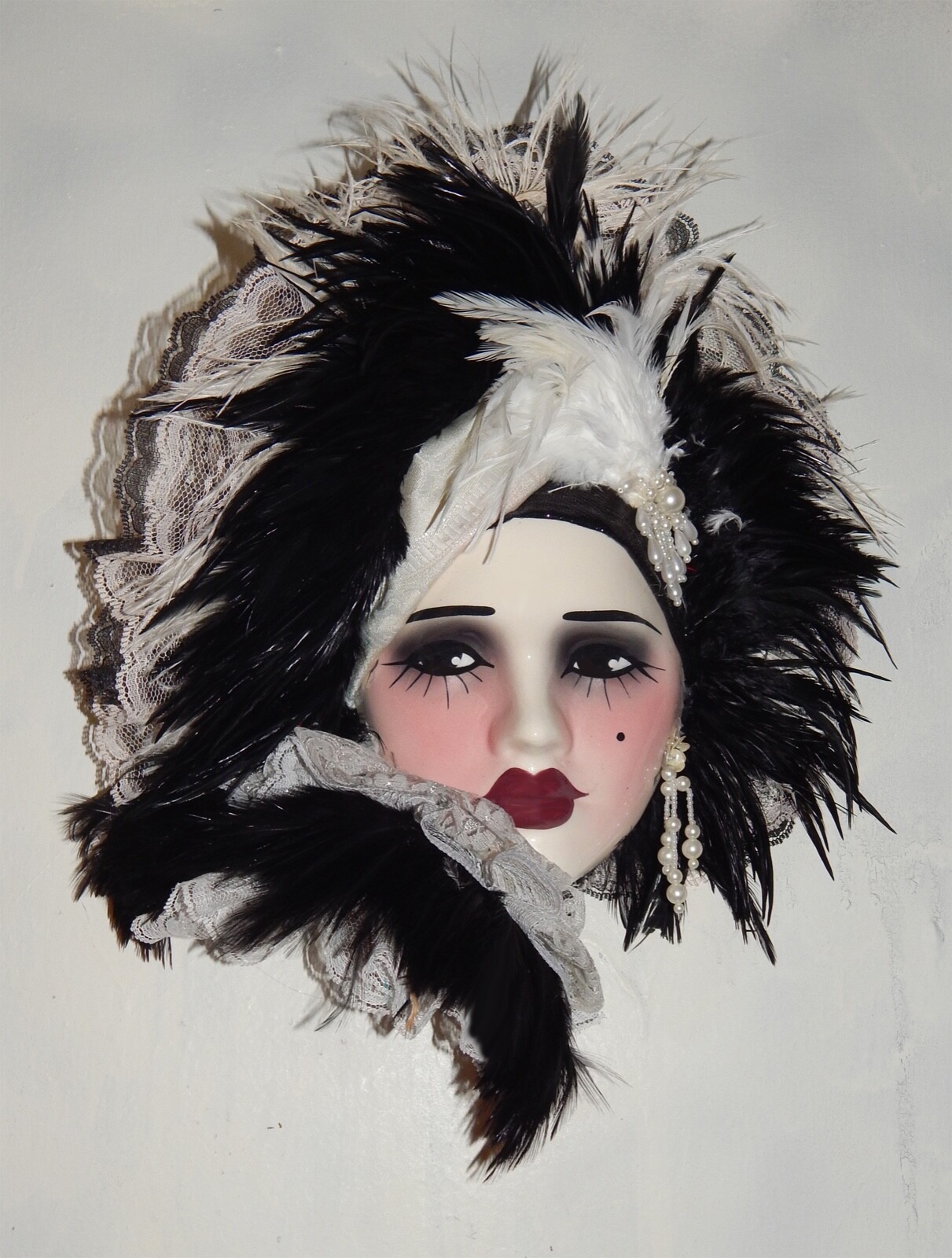 Unique Creations Lady Face Mask Wall Art, Wall Hanging Decor - NEW IN BOX