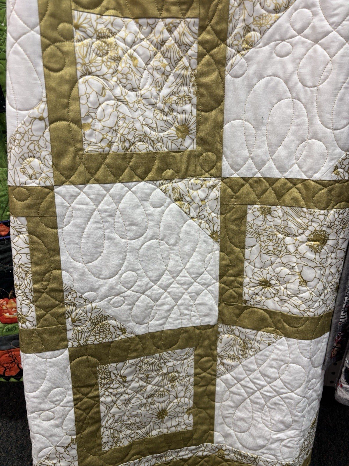 Amish Handmade Quilt Gold And White 40 X 57.5 Amish Handmade Quilt Gold And White 40 X 57.5