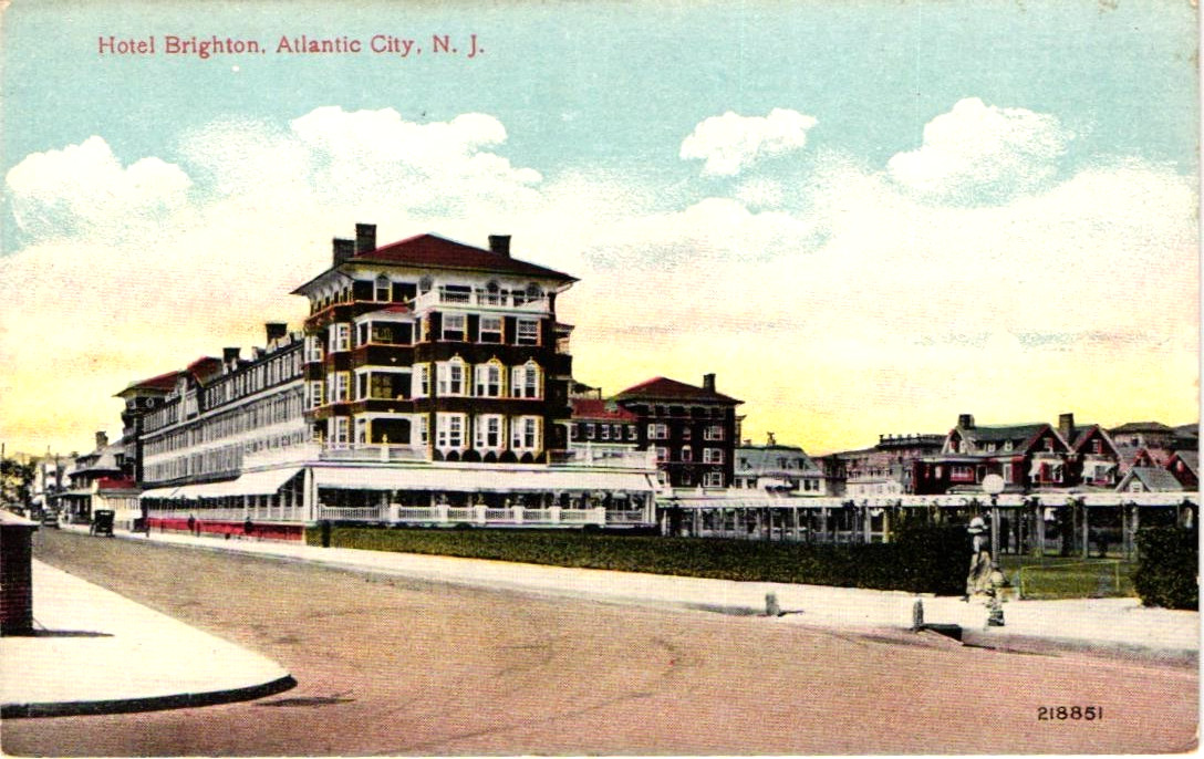 Postcard-New Jersey Atlantic City-Hotel Brighton street view pedestrians walking