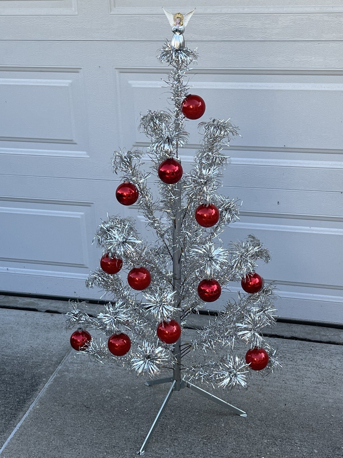 VTG Consolidated Novelty 2' Aluminum 34 Branch Pom Pom Christmas Tree & Extras