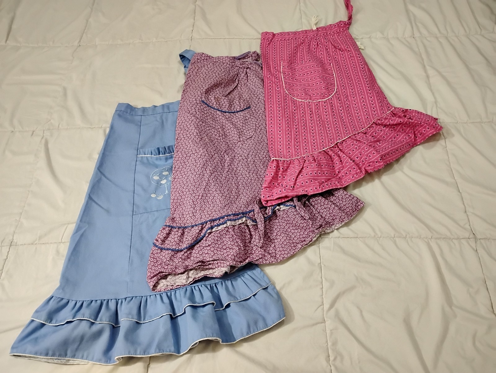3 Vintage Baumwolle Cotton 1/2 Aprons, Handmade, (J1)