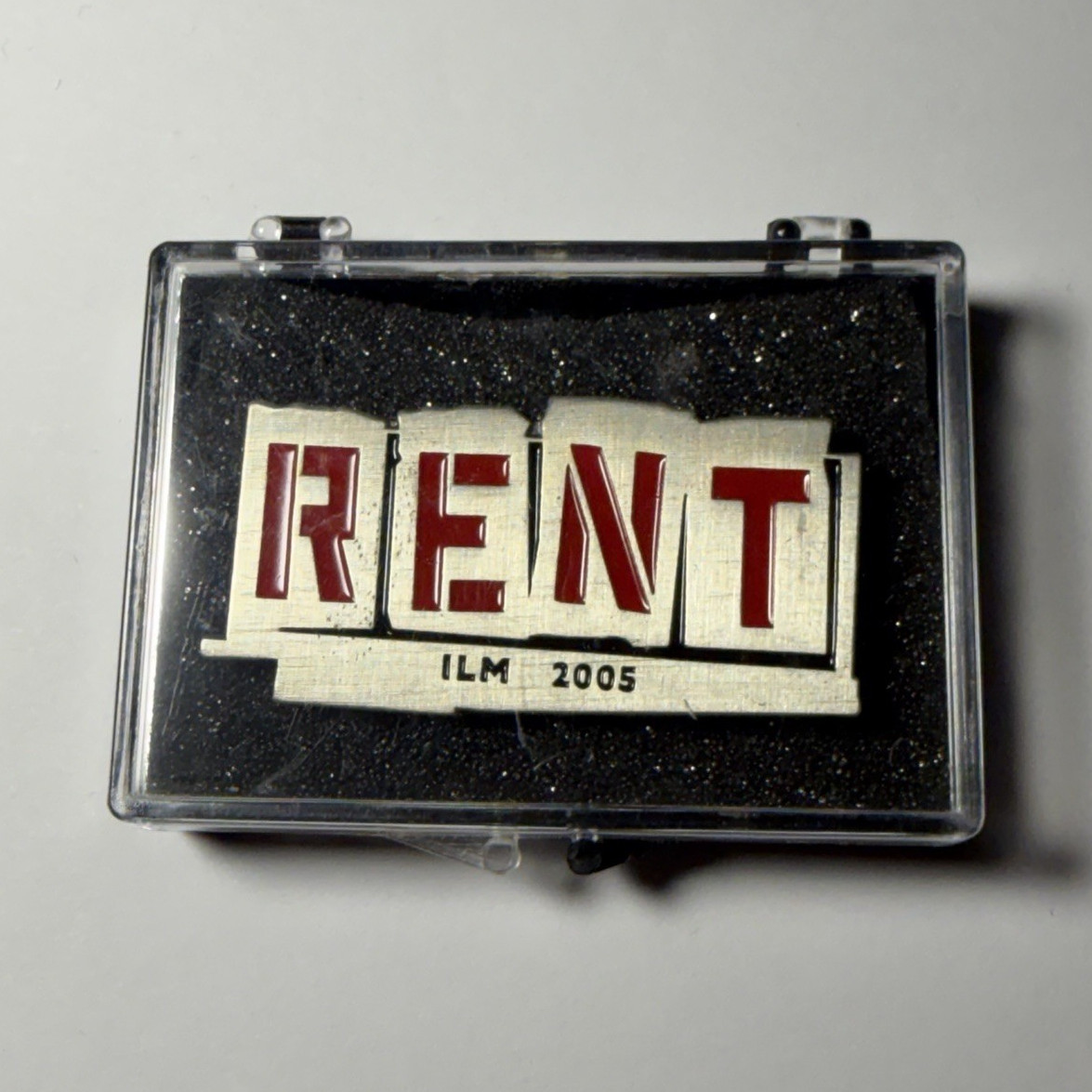 RENT ILM CAST & CREW PIN INDUSTRIAL LIGHT & MAGIC 2005