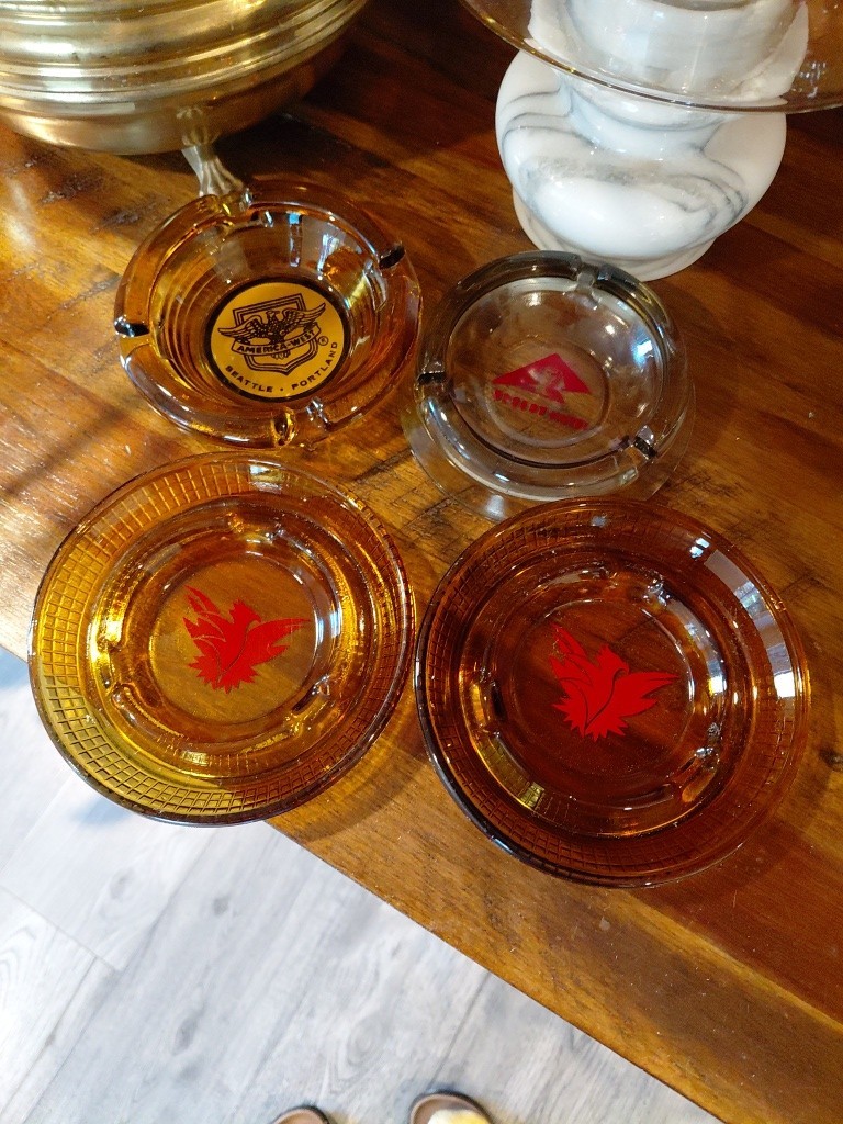 4 VTG Glass Ash Trays Thunderbird Hotel, Seattle Portlan Hotel and Desert Hotel