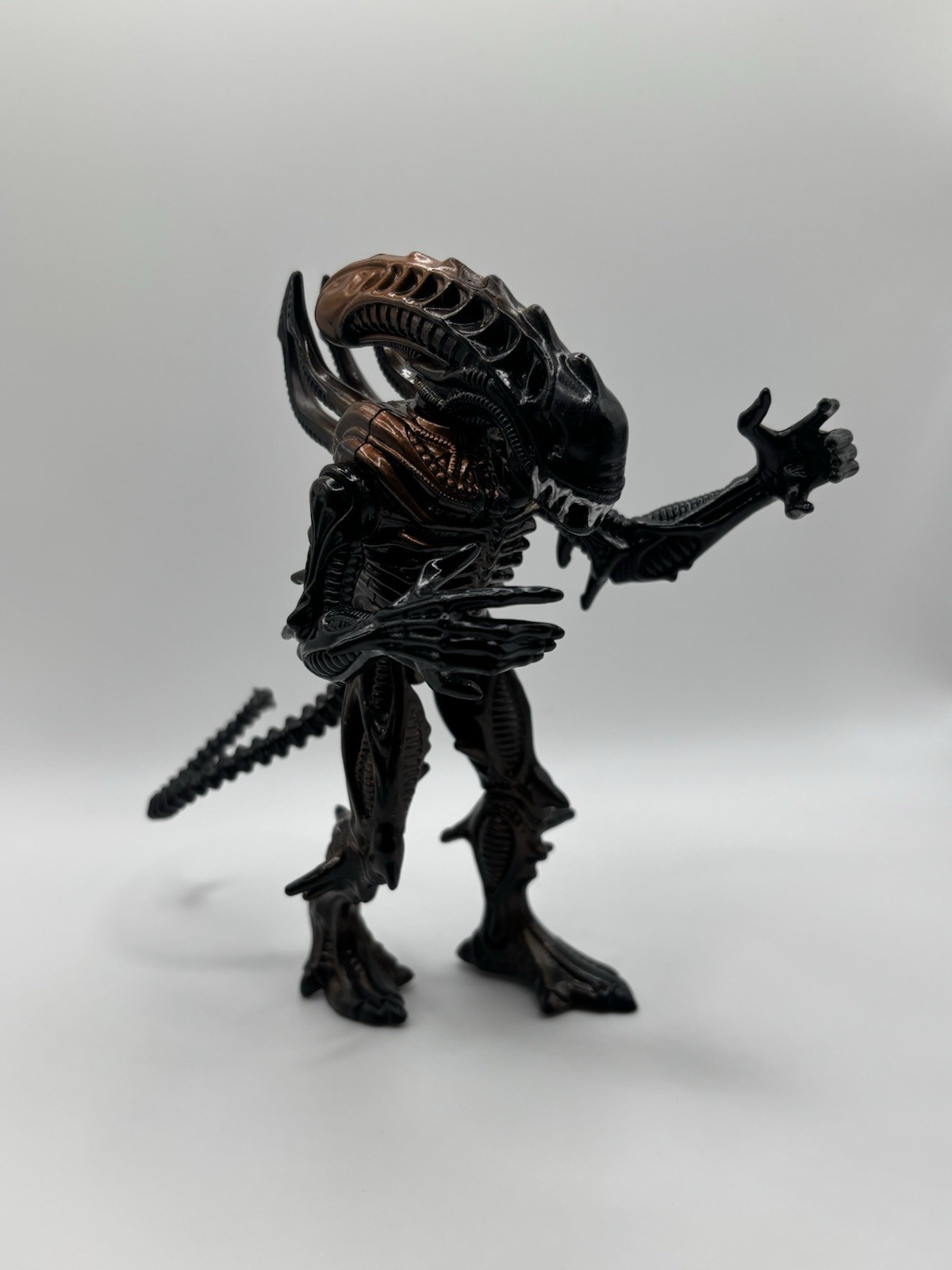 Kenner 1992 Aliens Xenomorph Action Figure Collectible Toy Sci-Fi Franchise