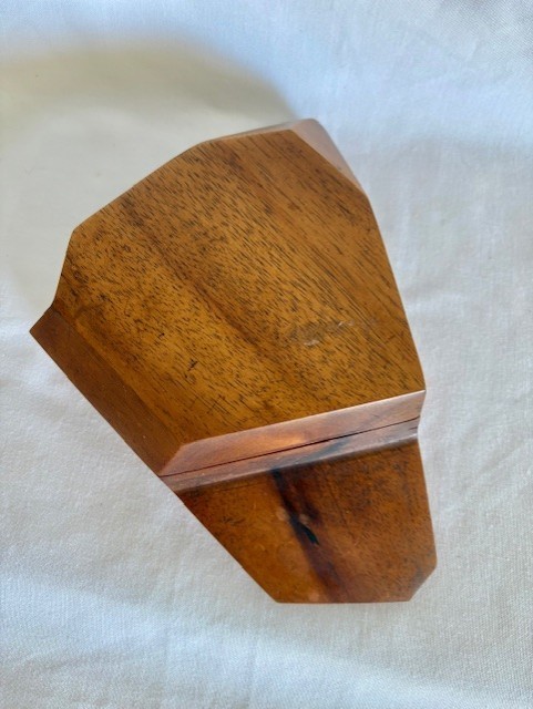 Hawaii PIECED SOLID KOA WOOD BOX w/ lid O\'AHU SHAPE  8\