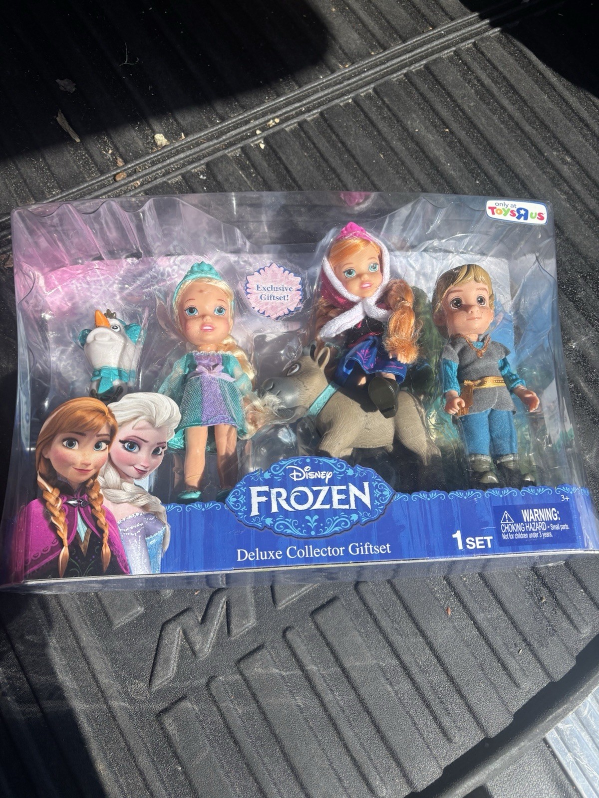 2014 Disney Frozen  Deluxe Collector Giftset Toys R Us Exclusive - NEW
