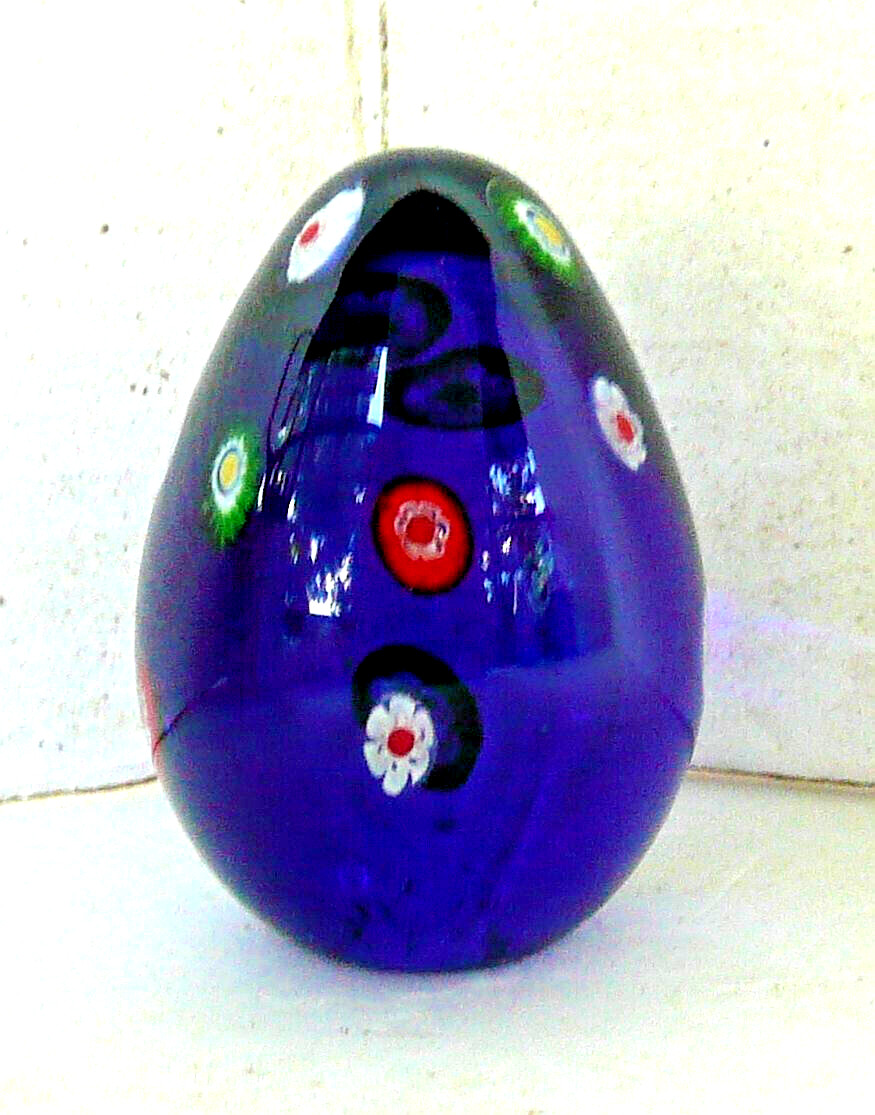VINTAGE BLOWN GLASS EGG SHAPE  MILLIFORI COBALT BLUE PAPERWEIGHT ART GLASS