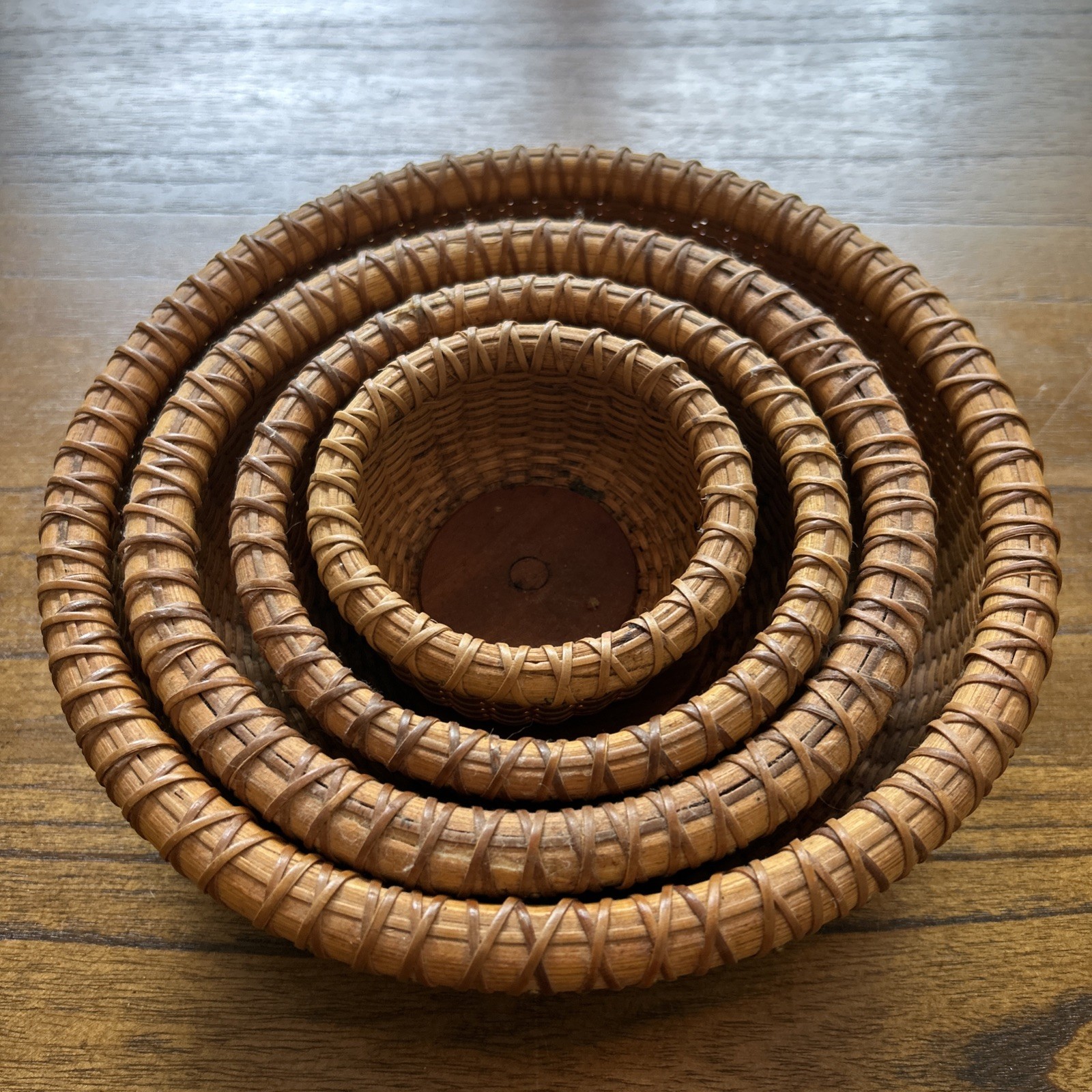 Vintage Nested Round Nantucket Baskets (shallow) Set of 4-Signed ND 1989