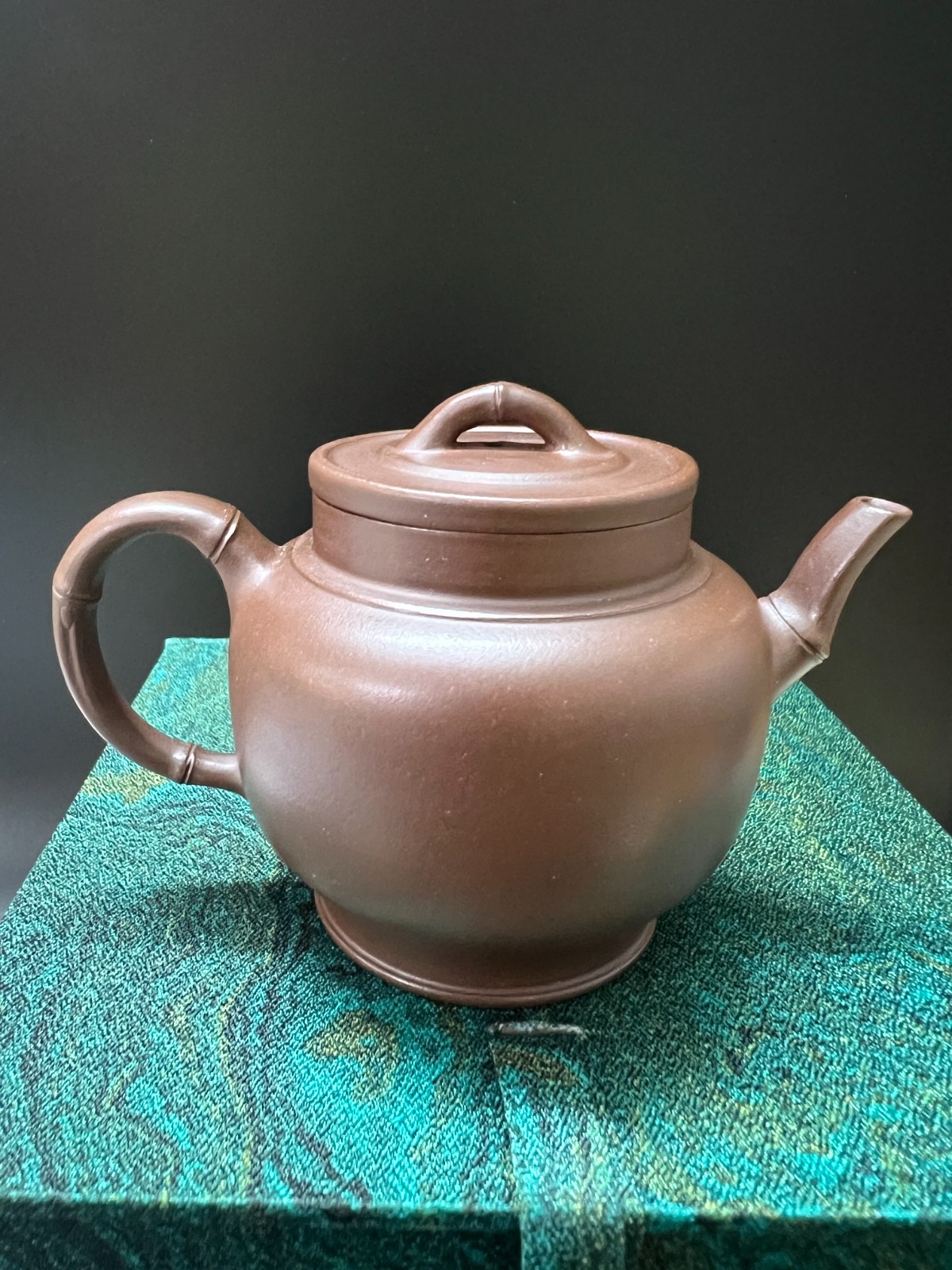 100cc chinese Yixing Handmade teapot DiCaoQing clay GongDeng Hu Gongfu Tea Pot