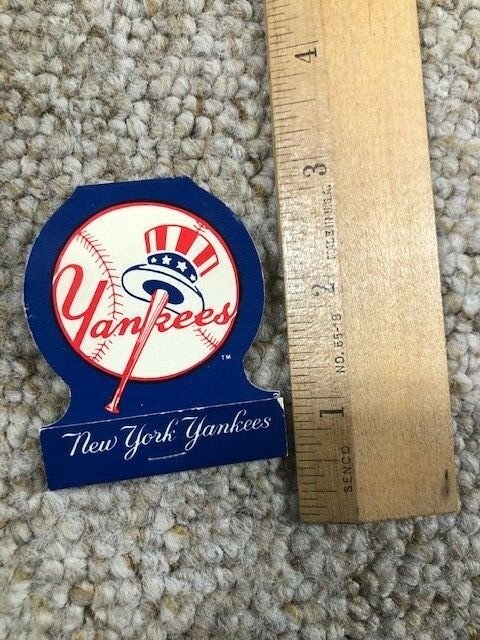 NEW YORK  Yankees  Matchbook NEW UNUSED  1983 SCHEDULE INSIDE SEYMOUR TRUST BANK