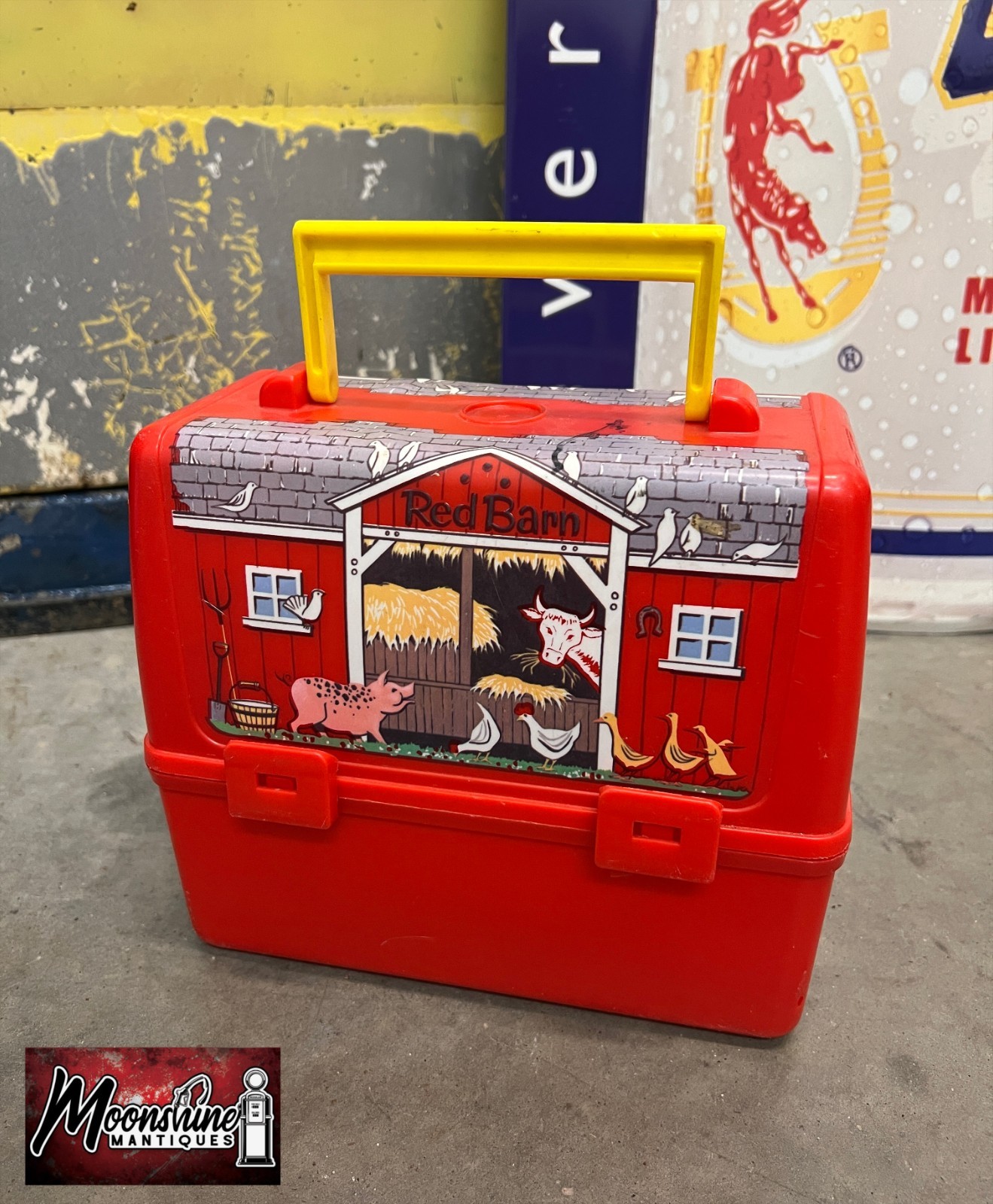 Vtg. 1981 RED BARN Lunch Box Vtg. 1981 RED BARN Lunch Box