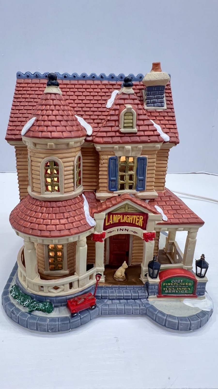 Lemax Harvest Crossing “Lamplighter Inn” 45748 Retired 2014 RARE And NEW Lemax Harvest Crossing “Lamplighter Inn” 45748 Retired 2014 RARE And NEW