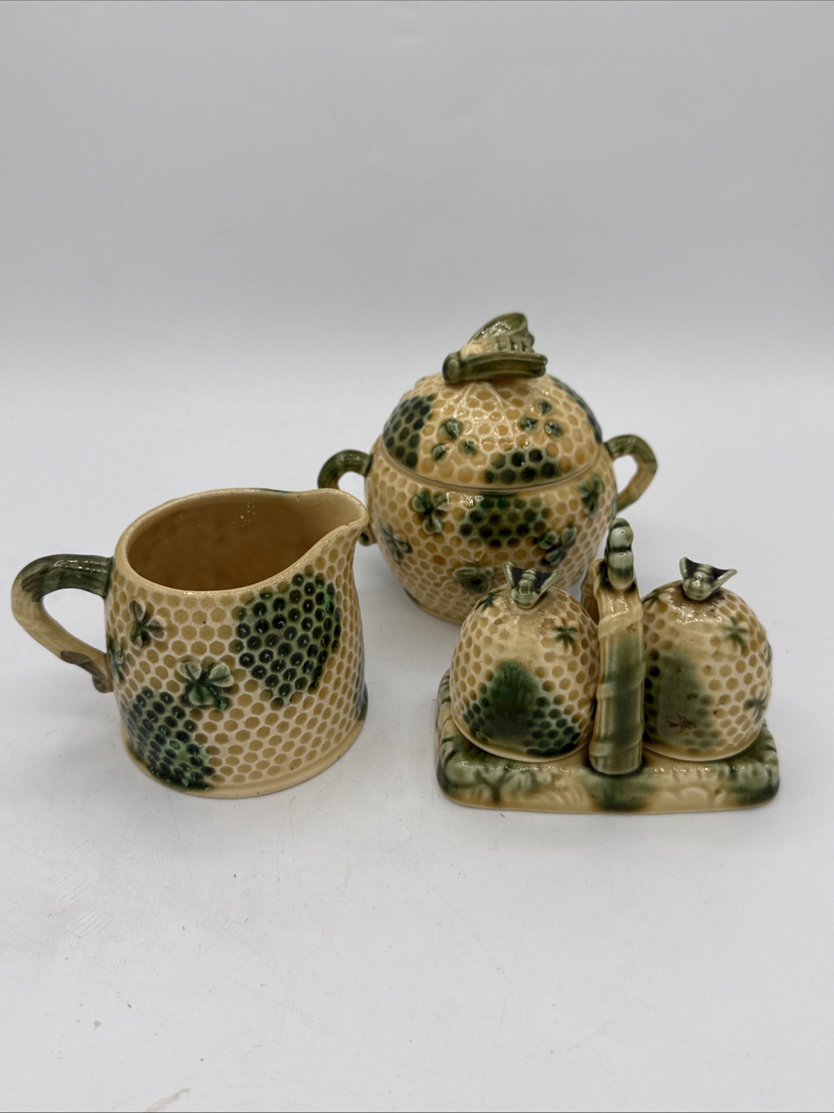 Vintage Brinns Majolica Beehive Honeycomb Clover Creamer Sugar Salt Pepper Set Vintage Brinns Majolica Beehive Honeycomb Clover Creamer Sugar Salt Pepper Set