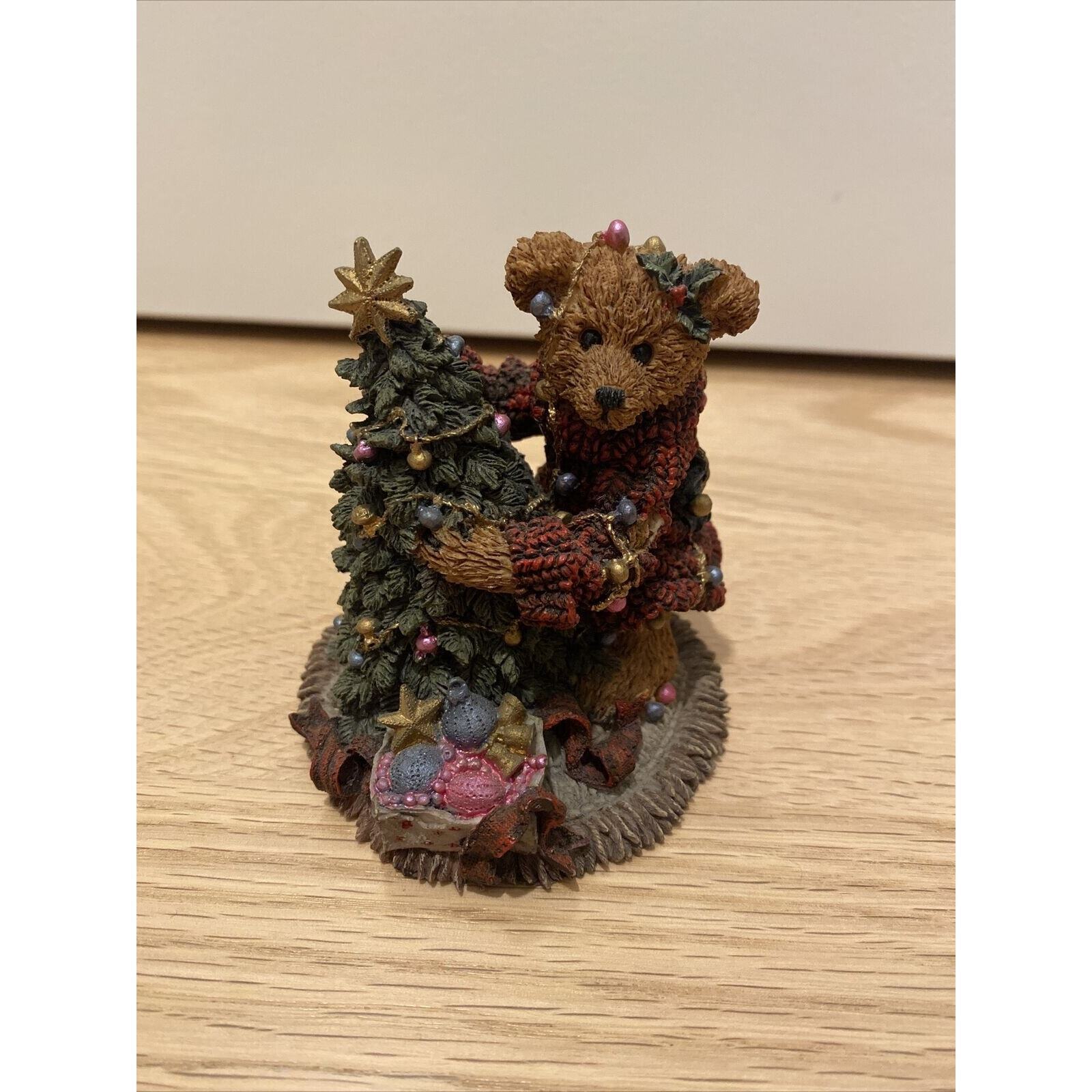 Boyd’s Bears & Friends Style 2241 Elliot & The Tree Christmas Bear Figurine 1994