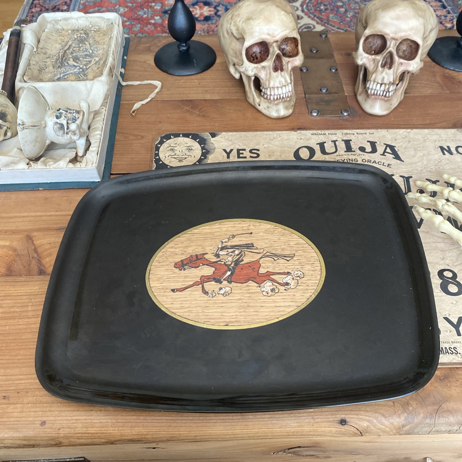 1976 COUROC HEADLESS HORSEMAN SLEEPY HOLLOW HALLOWEEN TRAY