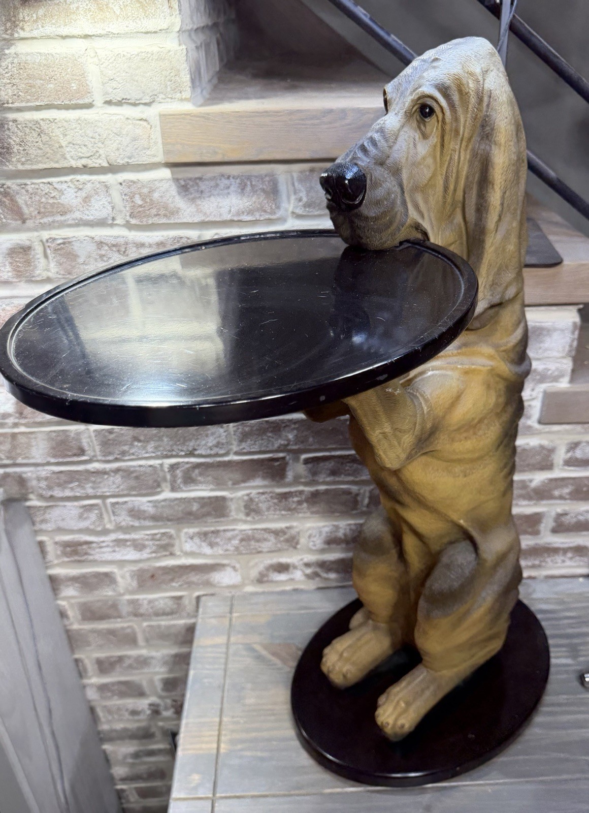 1998 Bombay Company Sir Hawthorne Hound Dog Butler Server Waiter Table 33” 1998 Bombay Company Sir Hawthorne Hound Dog Butler Server Waiter Table 33”