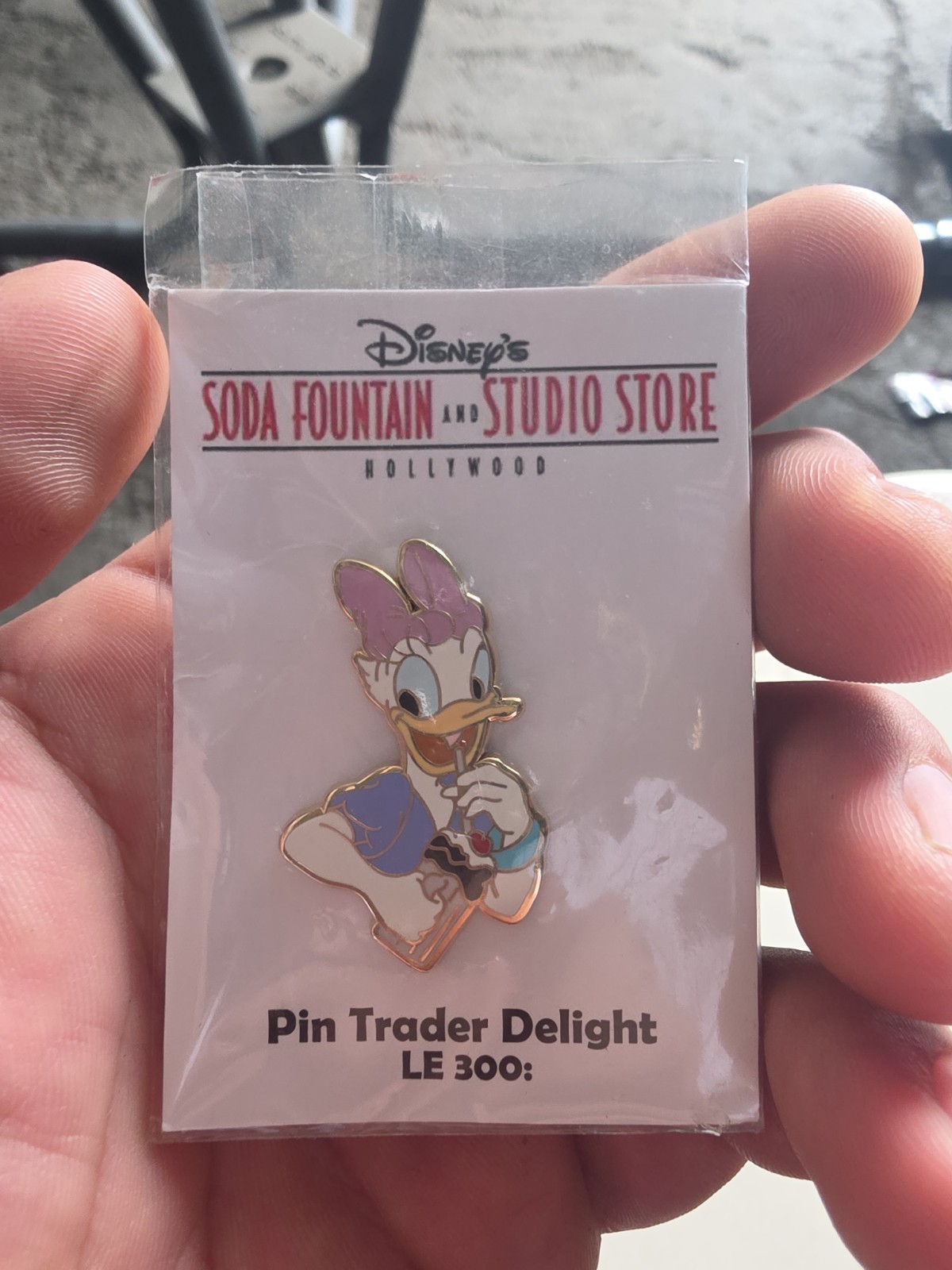 Disney DSF Daisy Duck Pin Traders Delight Sundae LE 300 GWP PTD Pin HTF