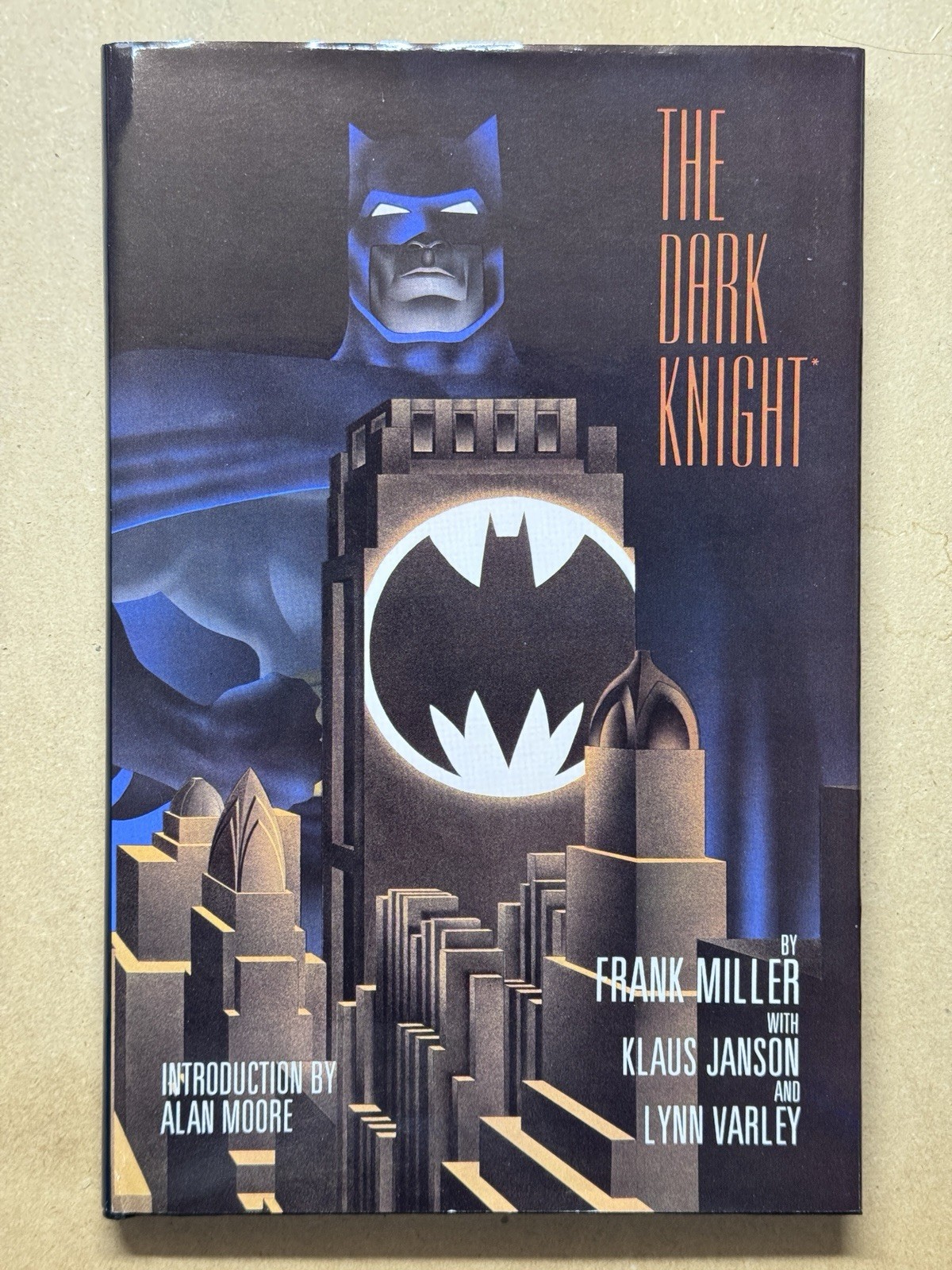 The Dark Knight Hardcover Batman Limited Numbered 1781/4000 Signed Frank Miller The Dark Knight Hardcover Batman Limited Numbered 1781/4000 Signed Frank Miller