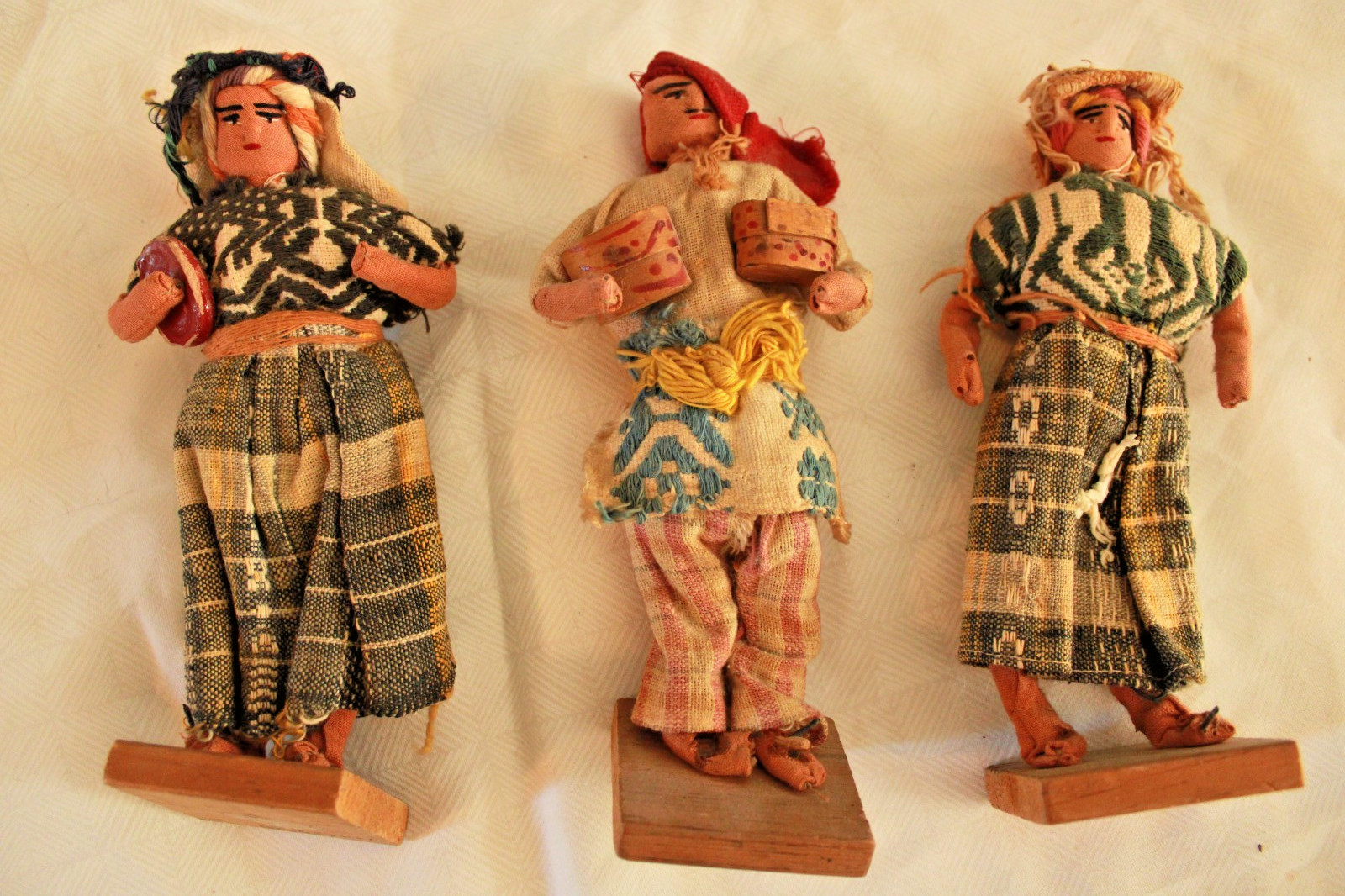 Vintage Boy & GIRLS DOLL FIGURINE\'S   On Wood Base   Made in Japan   7\