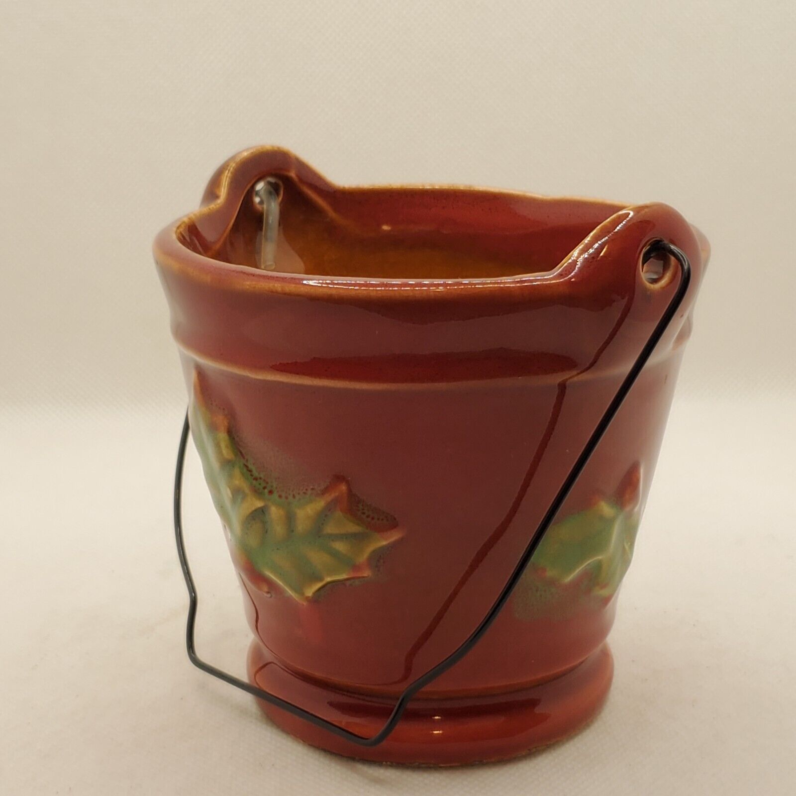 Small Decorative Holiday Ceramic Pot with Handle and Holly Berries 4\