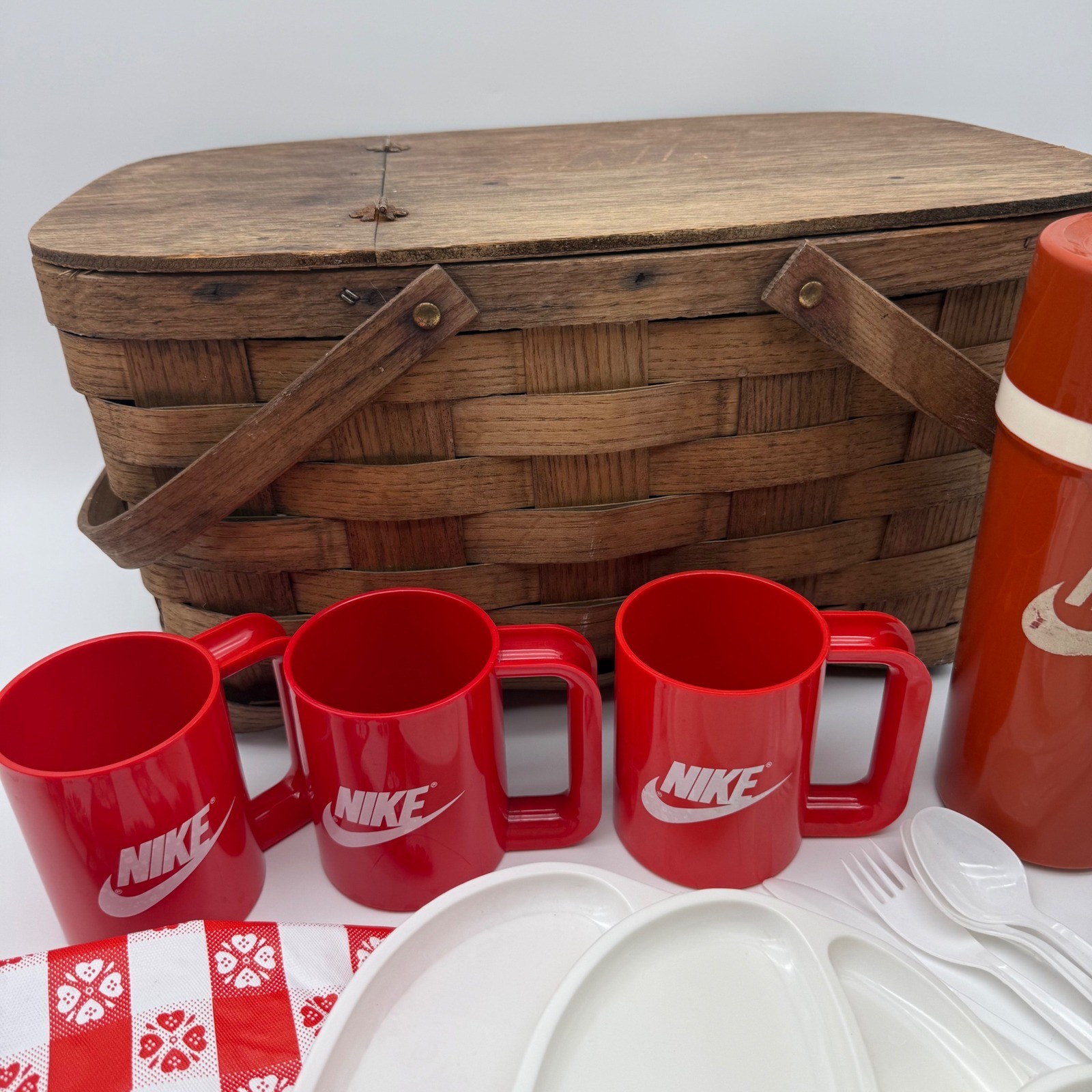 Vintage Nike Picnic Basket Set Rare Retro 80s/90s Employee Promo Mugs Thermos