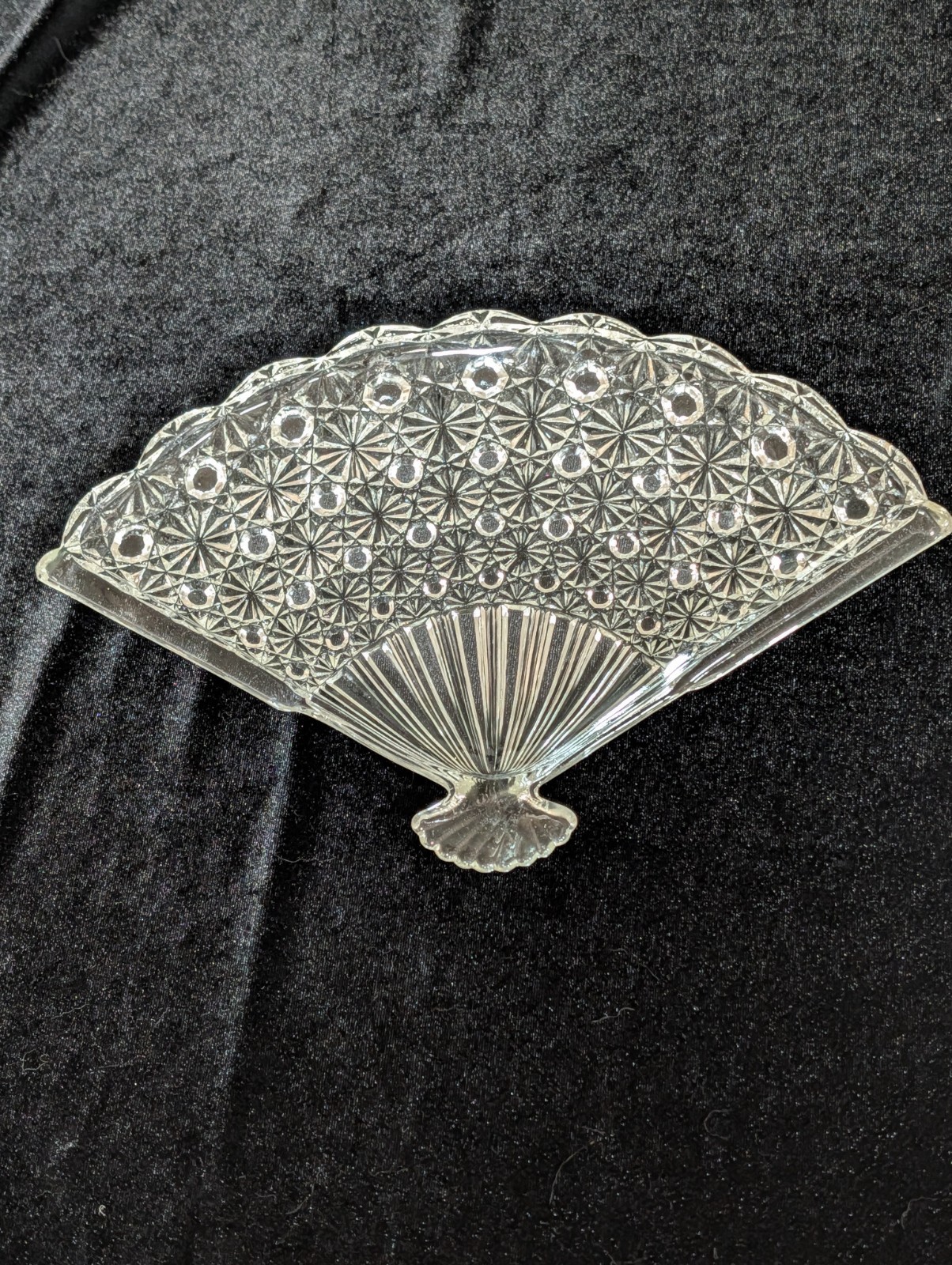Vintage MCM Fan Shaped Daisy & Button Glass Trinket/Perfume Tray 10.5\ Vintage MCM Fan Shaped Daisy & Button Glass Trinket/Perfume Tray 10.5\