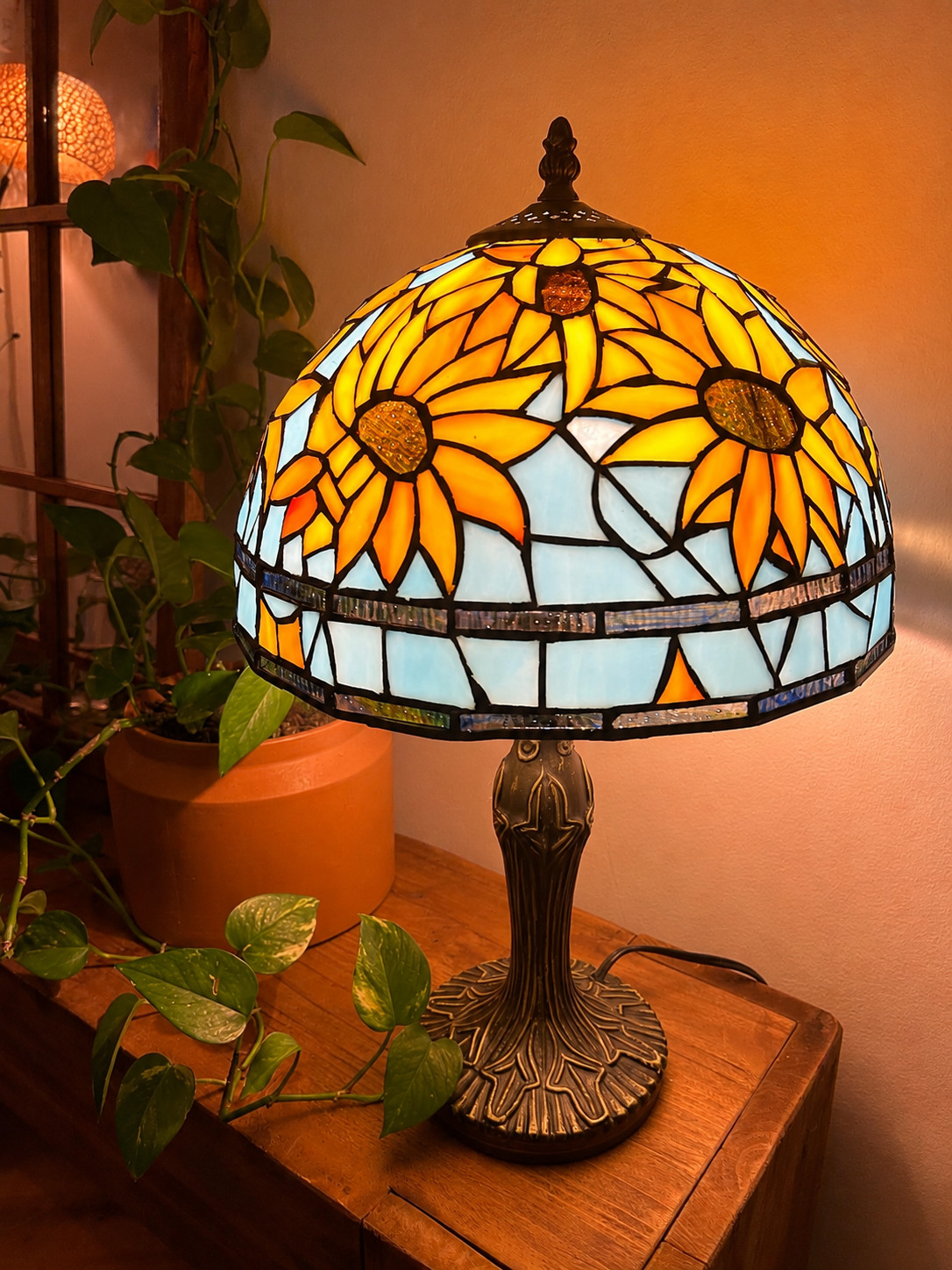 Sunflower Tiffany-style Stained Glass Lamp