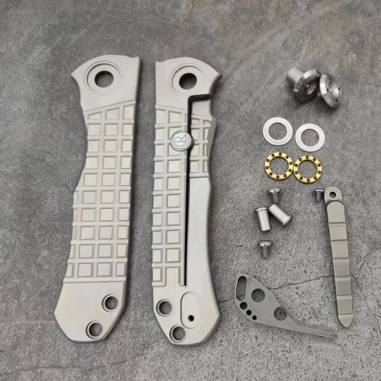 EDC Industrial Design CR Chieftain Titanium Scales N690 Chris Reeve Classic Mod EDC Industrial Design CR Chieftain Titanium Scales N690 Chris Reeve Classic Mod