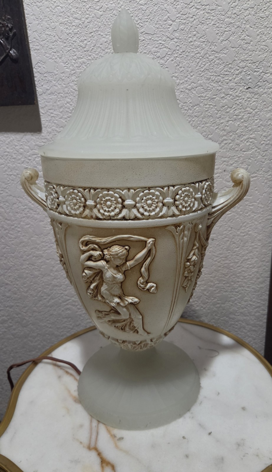 RARE VINTAGE 1913 NORTHWOOD CUSTARD DANCING LADIES URN LAMP