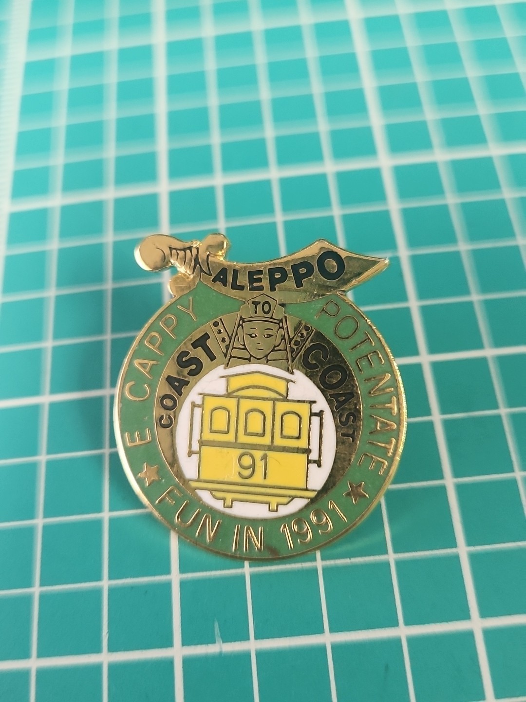 Vtg Freemason Masonic Shriner Aleppo Temple 1991 Gold Tone Lapel Pin
