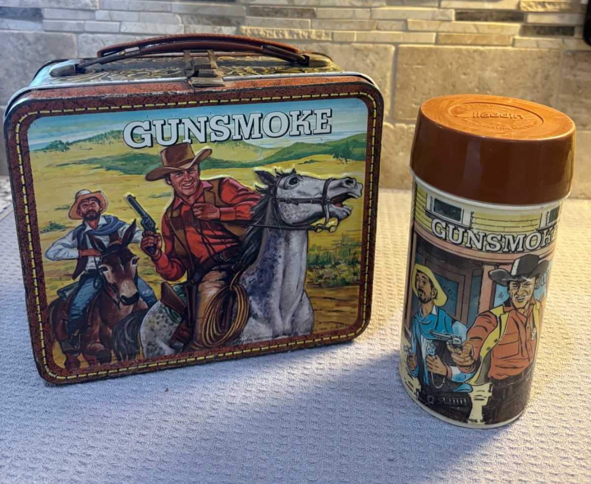 Vintage 1959 Gunsmoke Metal Lunchbox & Matching Thermos Set Aladdin TV Western