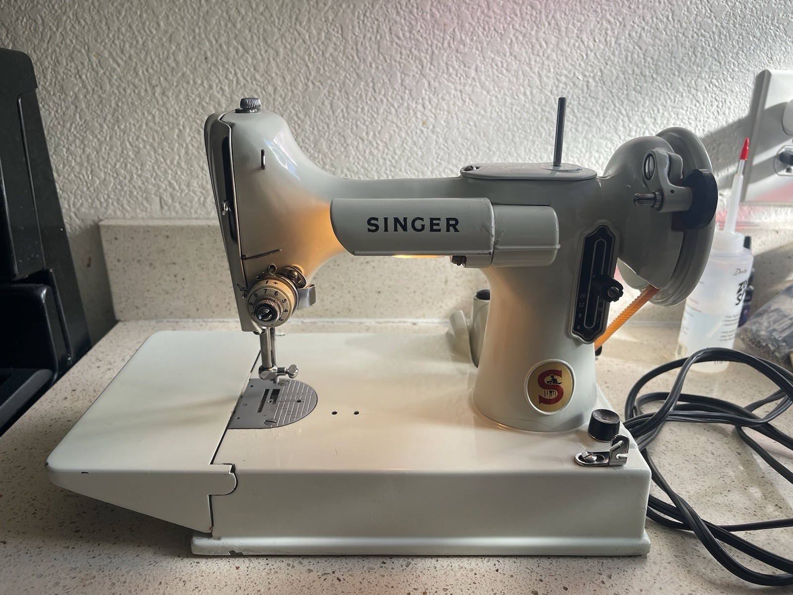 Vintage Singer 221K Featherweight Sewing Machine White Great Britain NEEDS WORK