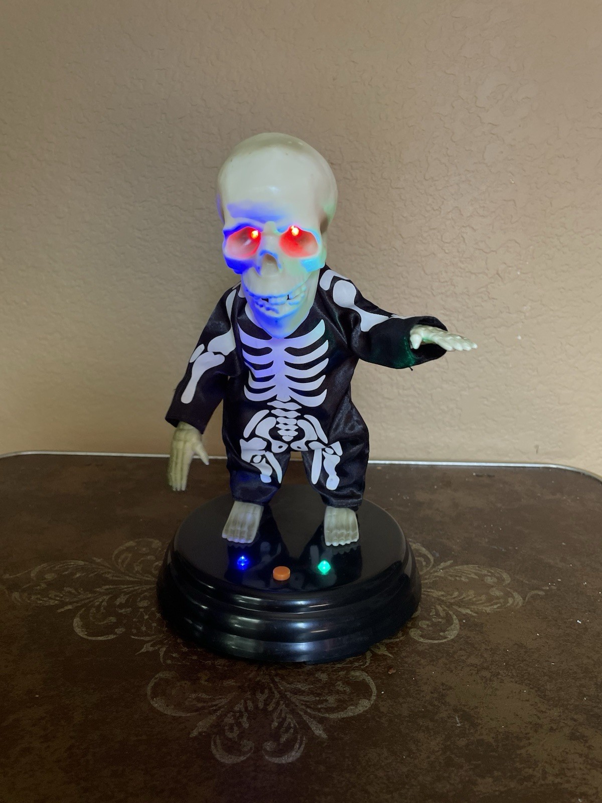 Gemmy Halloween Dancing Grave Raver Dynamite Skeleton Gemmy Halloween Dancing Grave Raver Dynamite Skeleton