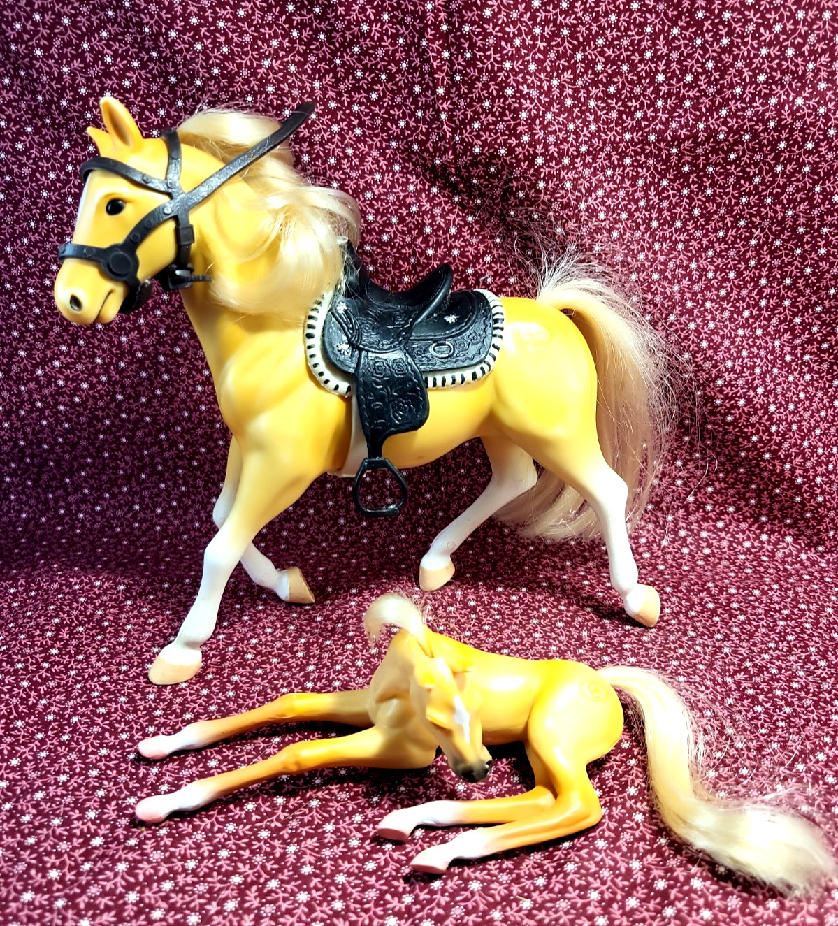 Grand Champions Toy Horse w/Lying Foal 1990\'s Empire W Unbranded/Saddle & Bridle