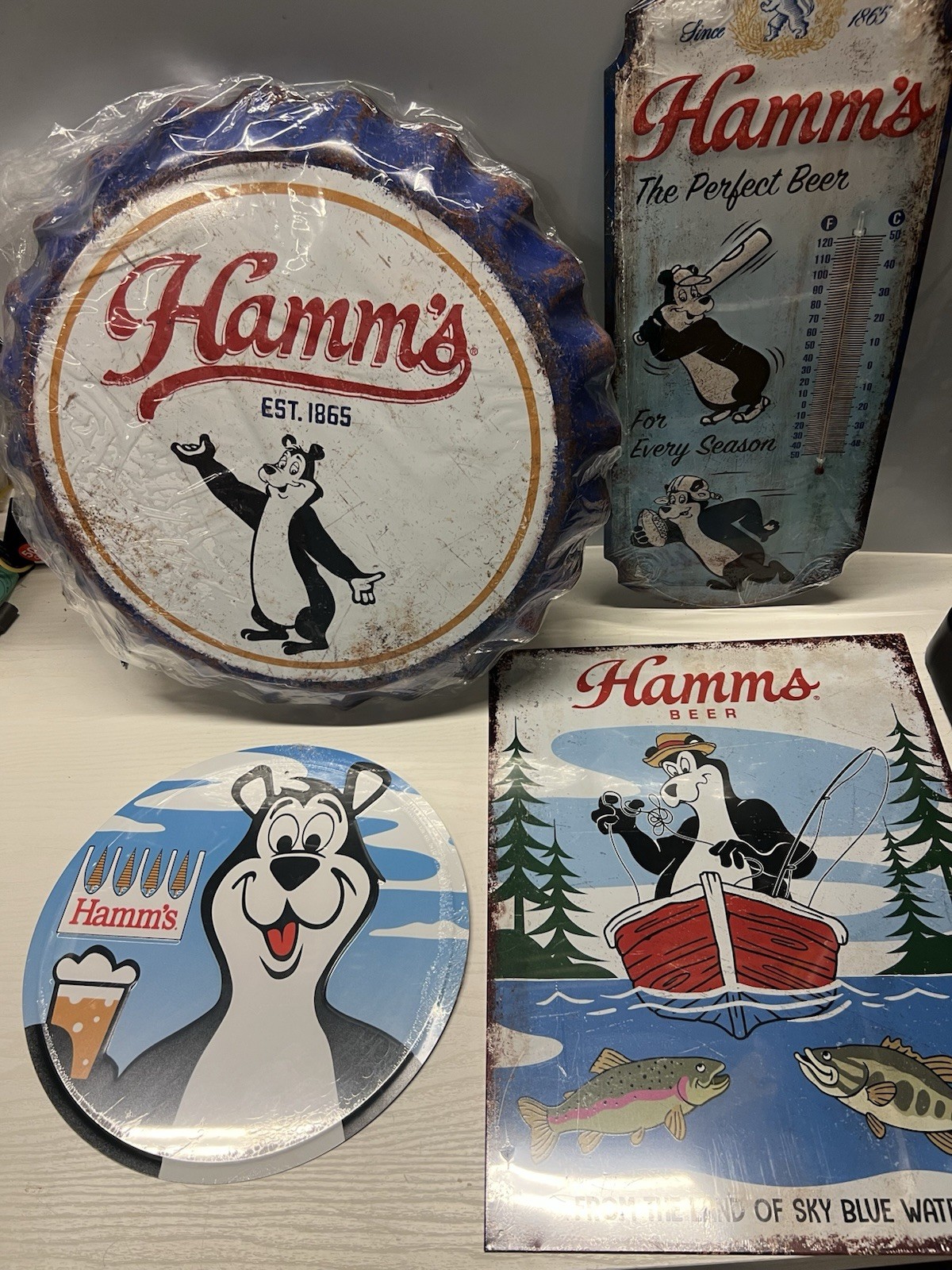 Ultimate 4 Piece Hamm’s Package 3-D Dimensional Bottle,Cap,Thermometer, 2 Signs