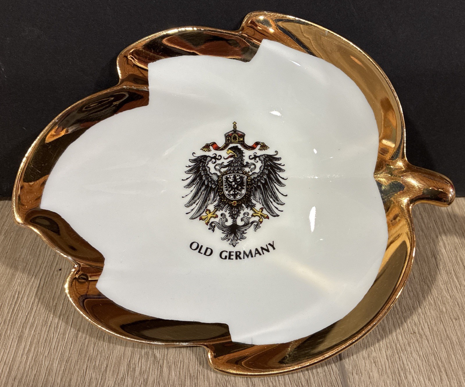 Vintage OLD GERMANY Porcelain Trinket Dish With 22 KRT Rim BAVARIA W Coat Of Arm