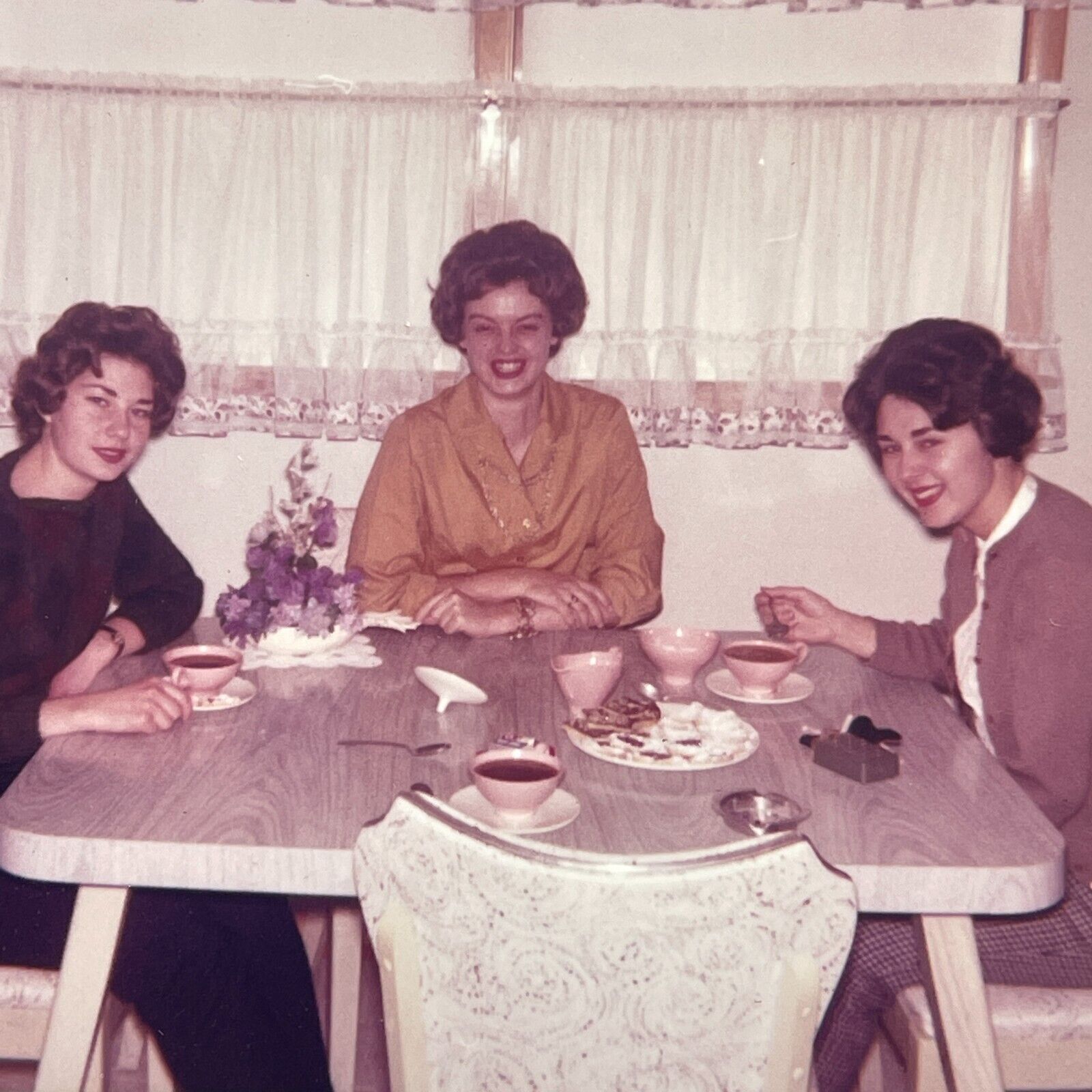 P7 Photograph 1960\'s 3 Beautiful Women Pretty Short Hair Brunette