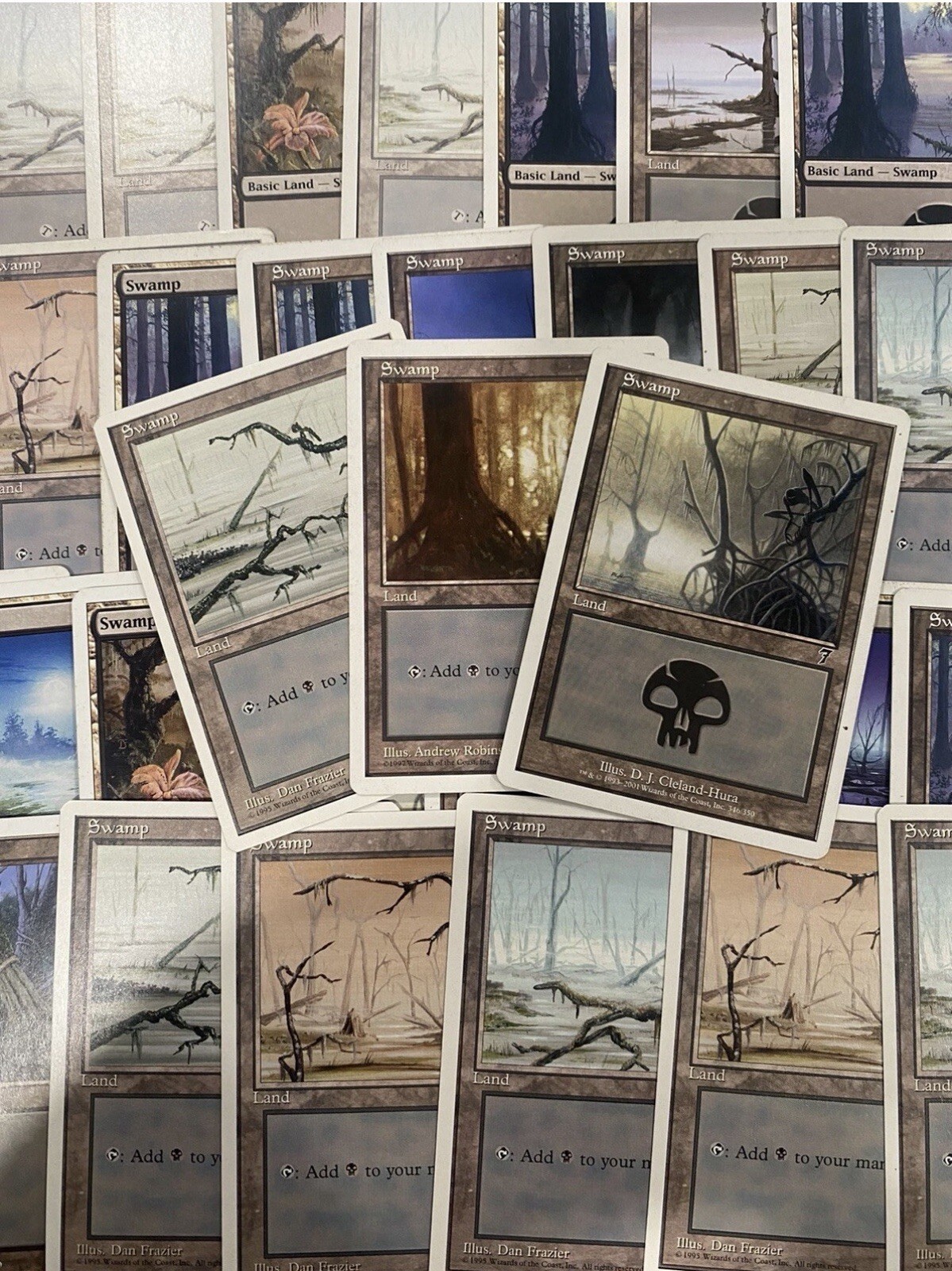 MTG - 25 x White Border/Vintage Swamps - Magic The Gathering