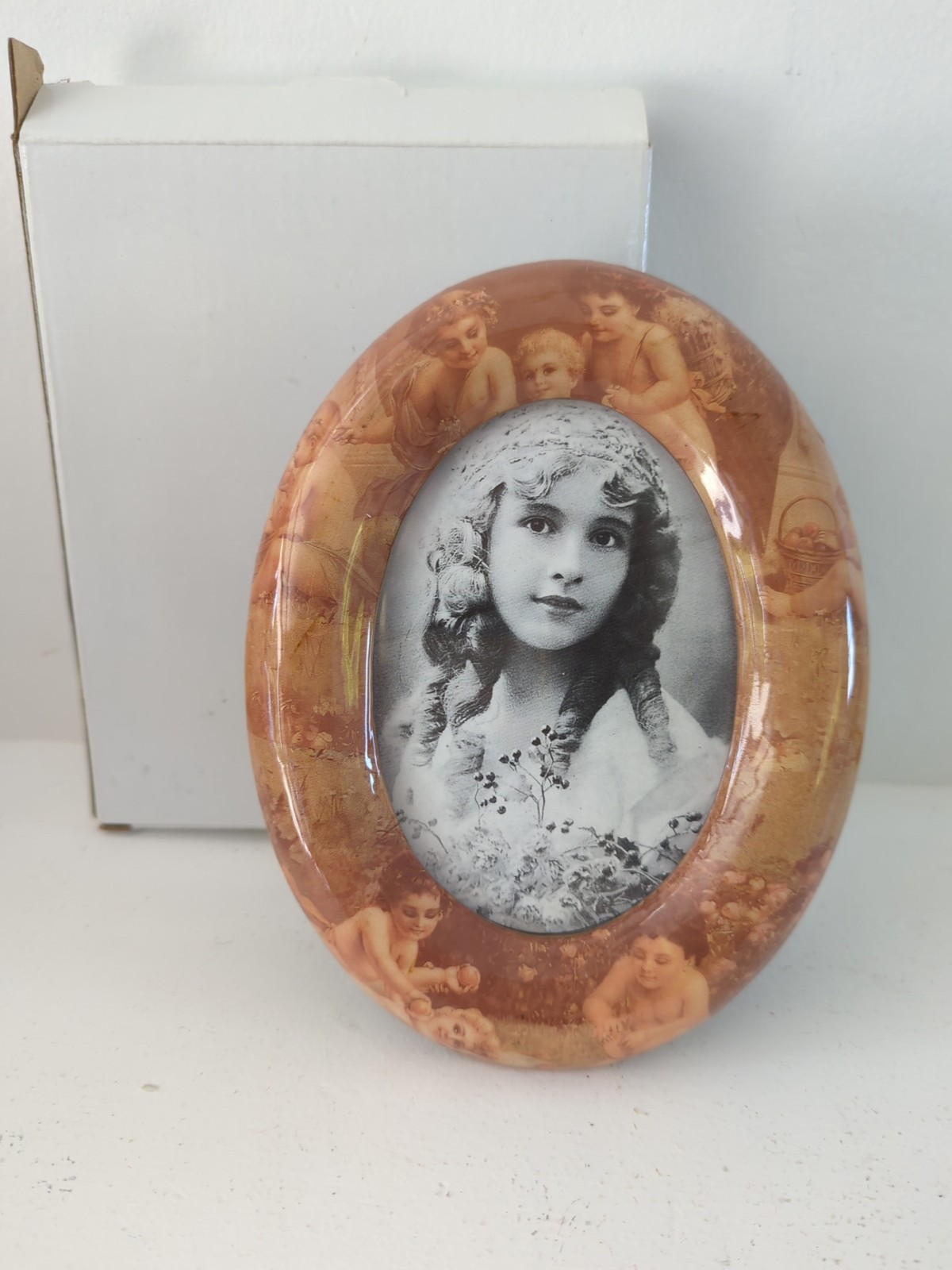 Studio Nova Picture Oval Frame 4x6 Victorian Angels Cherubs Sepia Easel Back M46