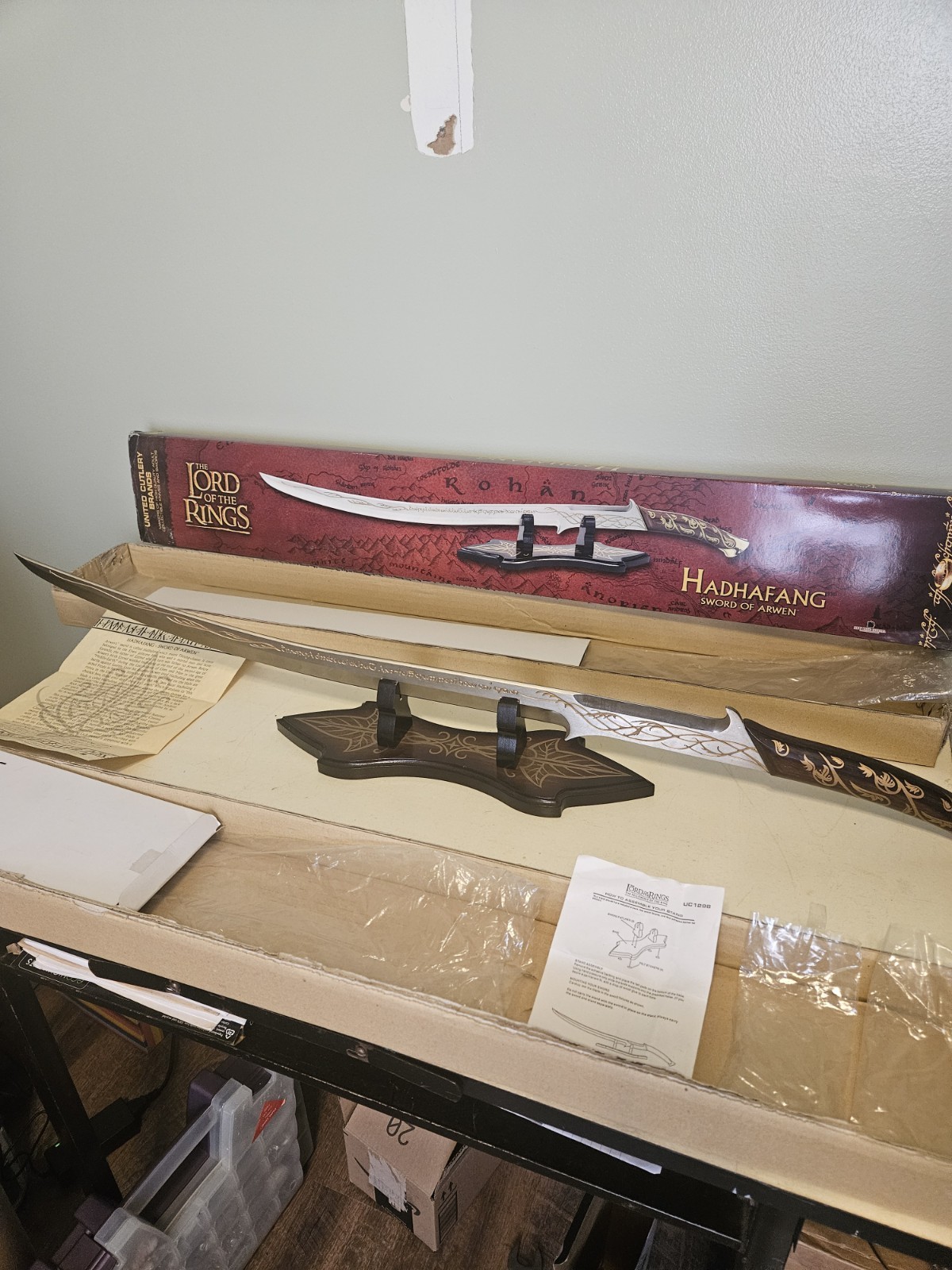 The Lord Of The Rings United Cutlery Hadhafang Sword Of Arwen UC 1298 1s Edition The Lord Of The Rings United Cutlery Hadhafang Sword Of Arwen UC 1298 1s Edition