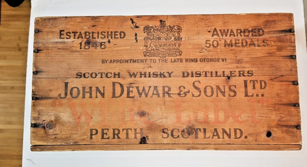 JOHN DEWAR & SONS LTD WHITE LABEL SCOTCH WHISKY WOOD CRATE EXCELLENT   CLEAN