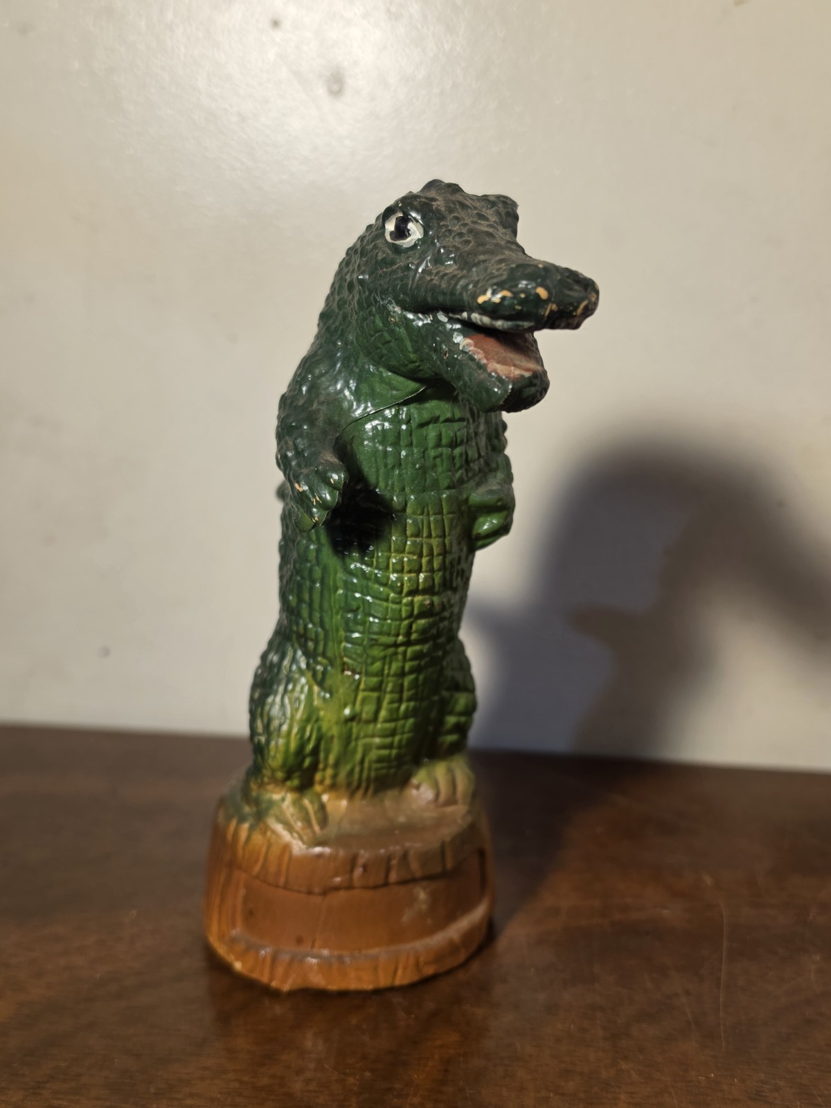 VTG 1980'S PLASTIC CROCODILE ALLIGATOR BANK